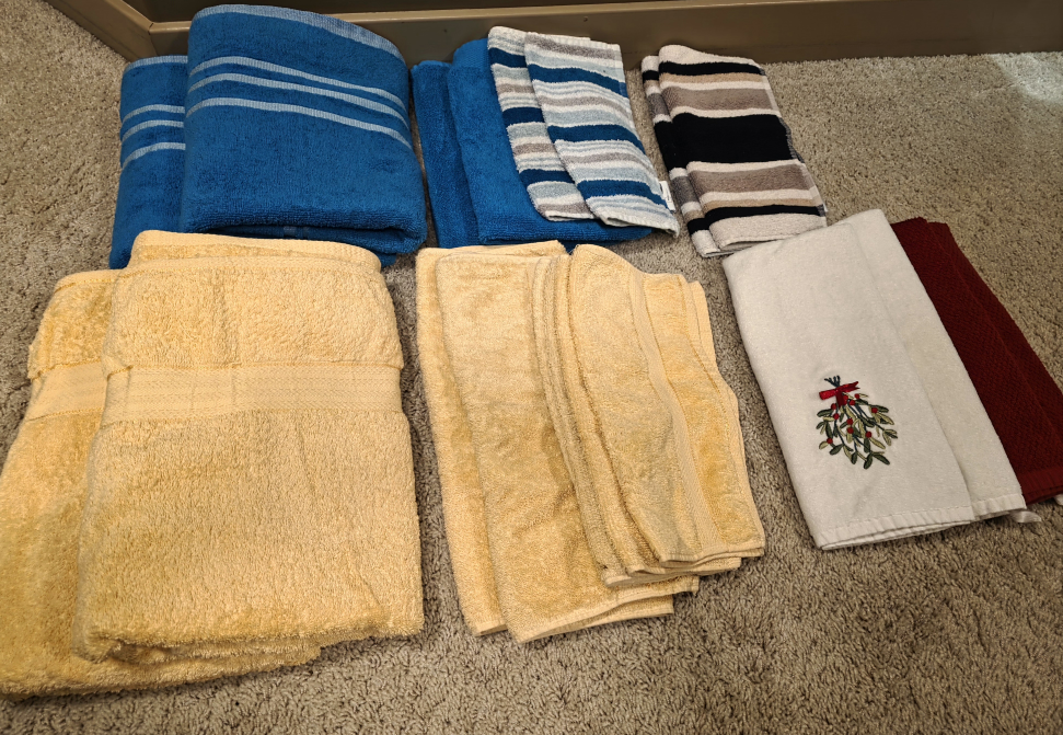 Bath, hand, face & kitchen towels