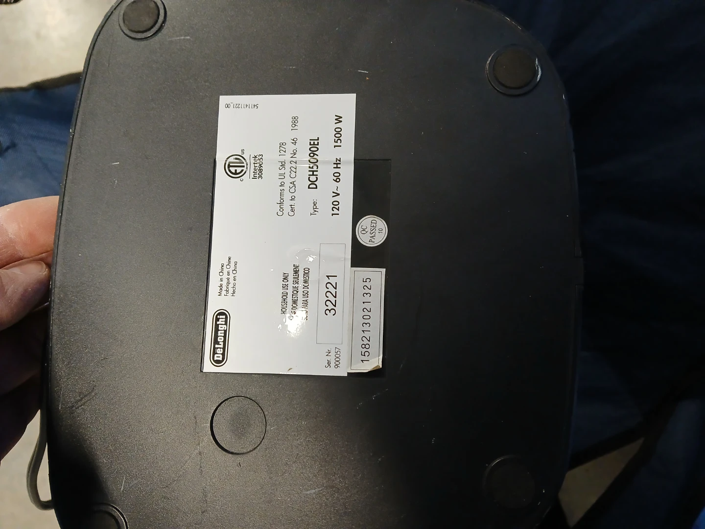 DeLonghi Ceramic Personal Oscillating Heater - photo 4