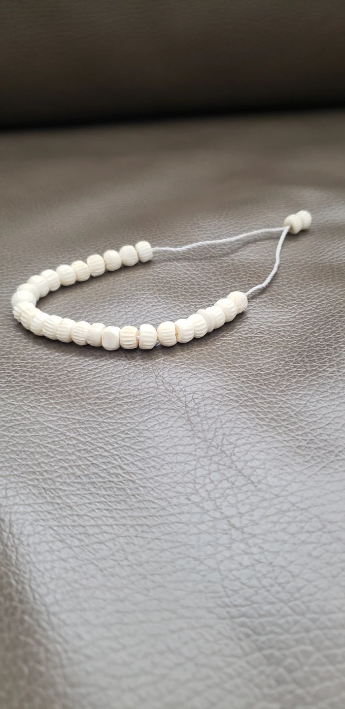 Cream Carved Bead Bracelet - photo 4