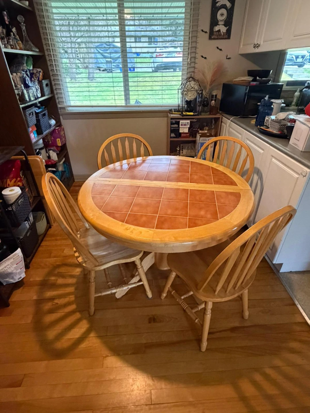 Extendable Dining Table with Tile Top and 4 Chairs