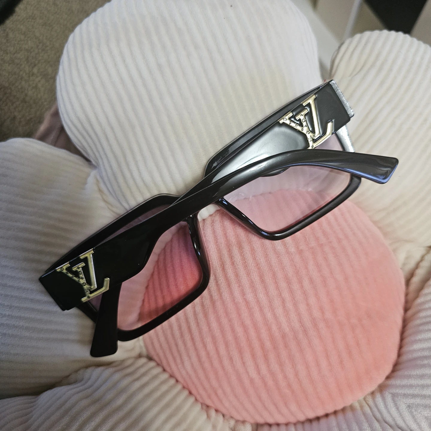 Louis Vuitton Sunglasses - photo 2