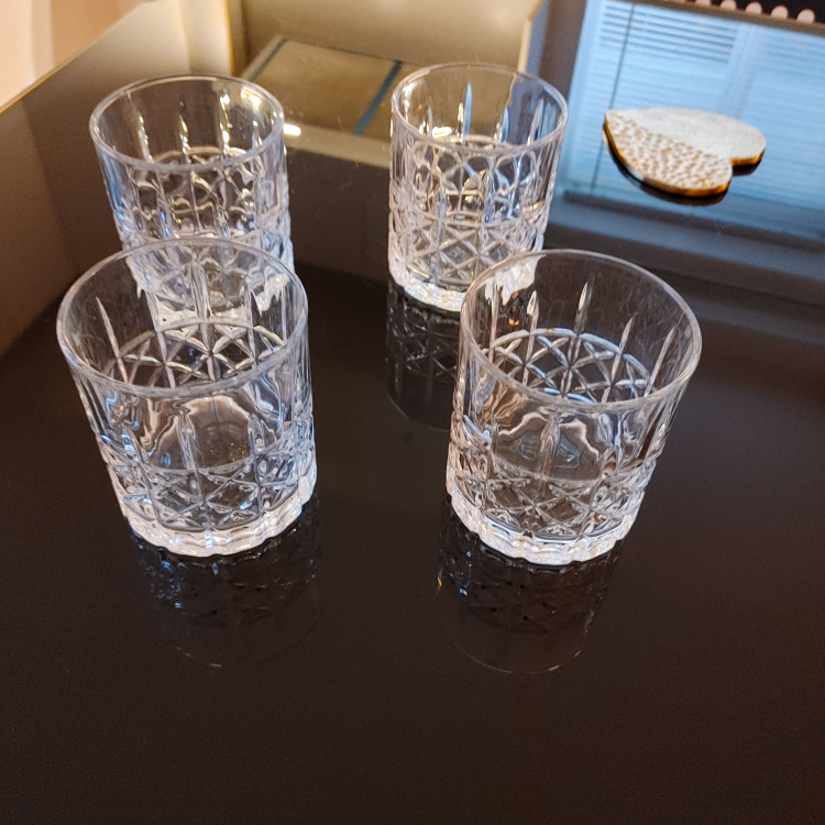 Set of 4 Clear Glass whisky glasses
