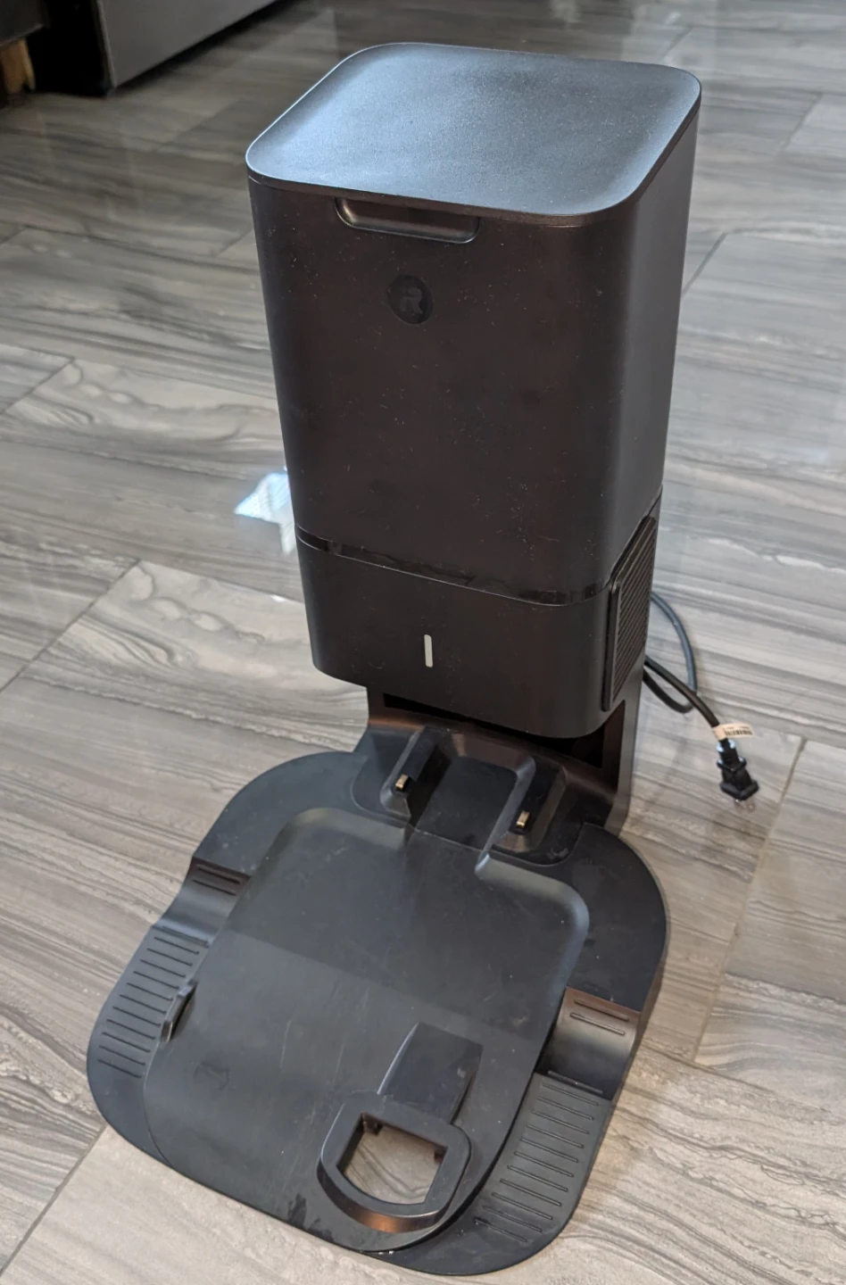 iRobot Roomba Clean Base Automatic Dirt Disposal