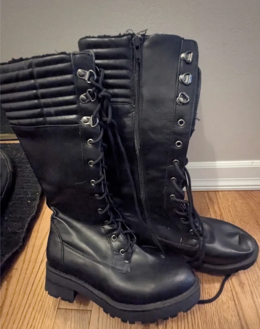 New boots size 6 women's