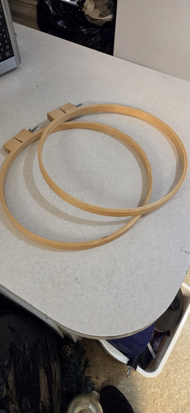 9 large wooden embroidery hoops 🏆 - photo 2
