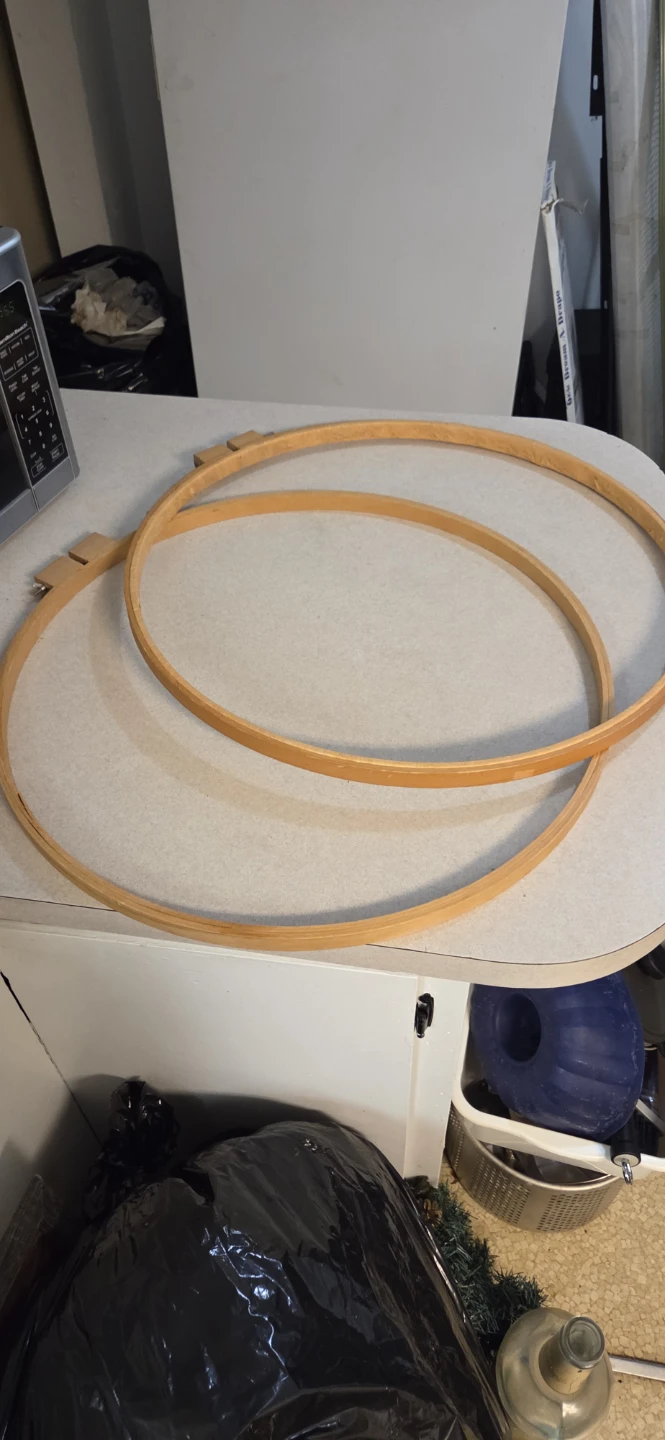 9 large wooden embroidery hoops 🏆 - photo 3