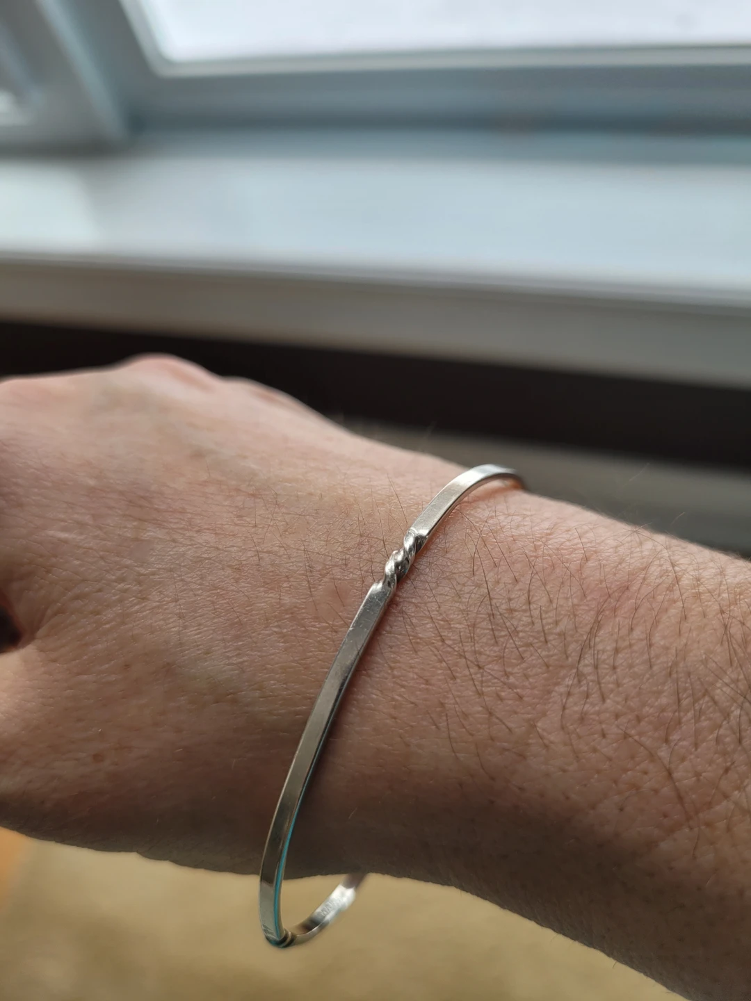 Single  .925 Sterling Silver Bangle
