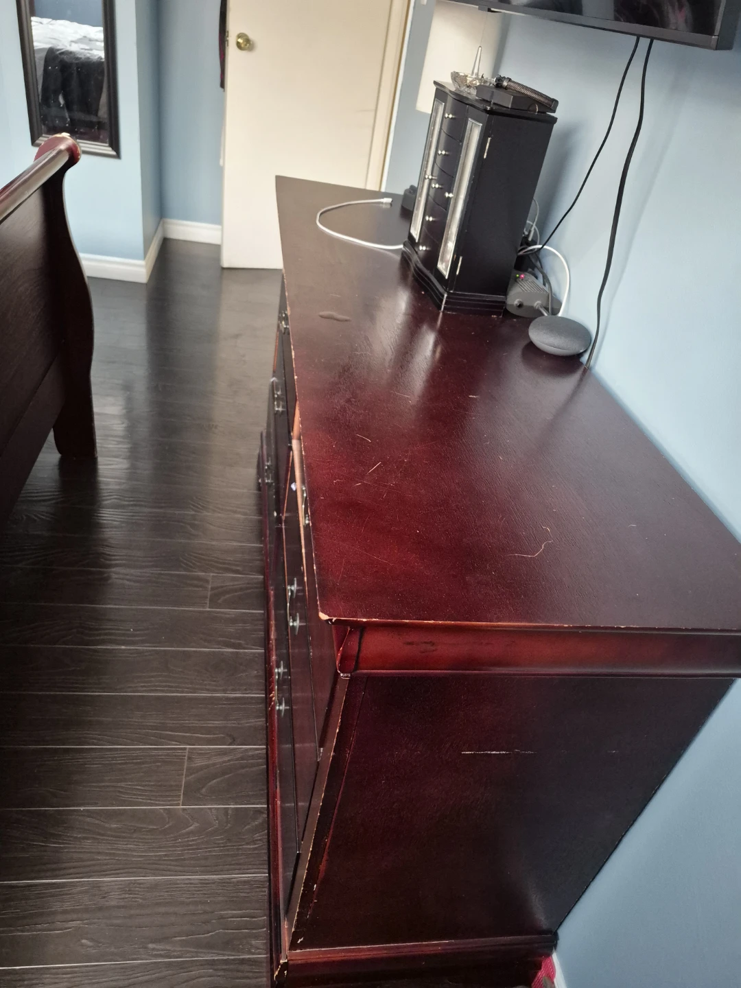 Dark Wood Queen Sleigh Bed Frame, Dresser and 2 Nightstands - photo 2
