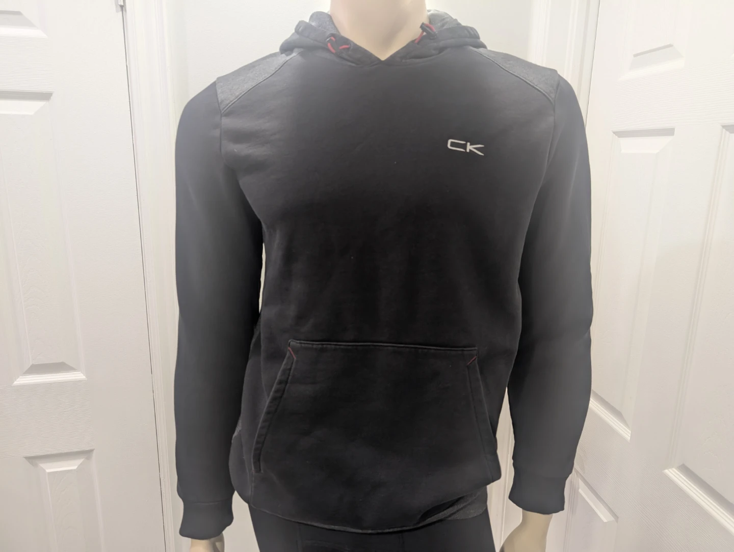 EUC - Men's Calvin Klein Black Hoodie Size S