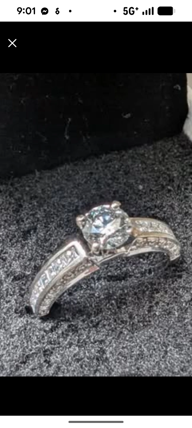 Gorgeous 14k white gold natural diamond engagement ring