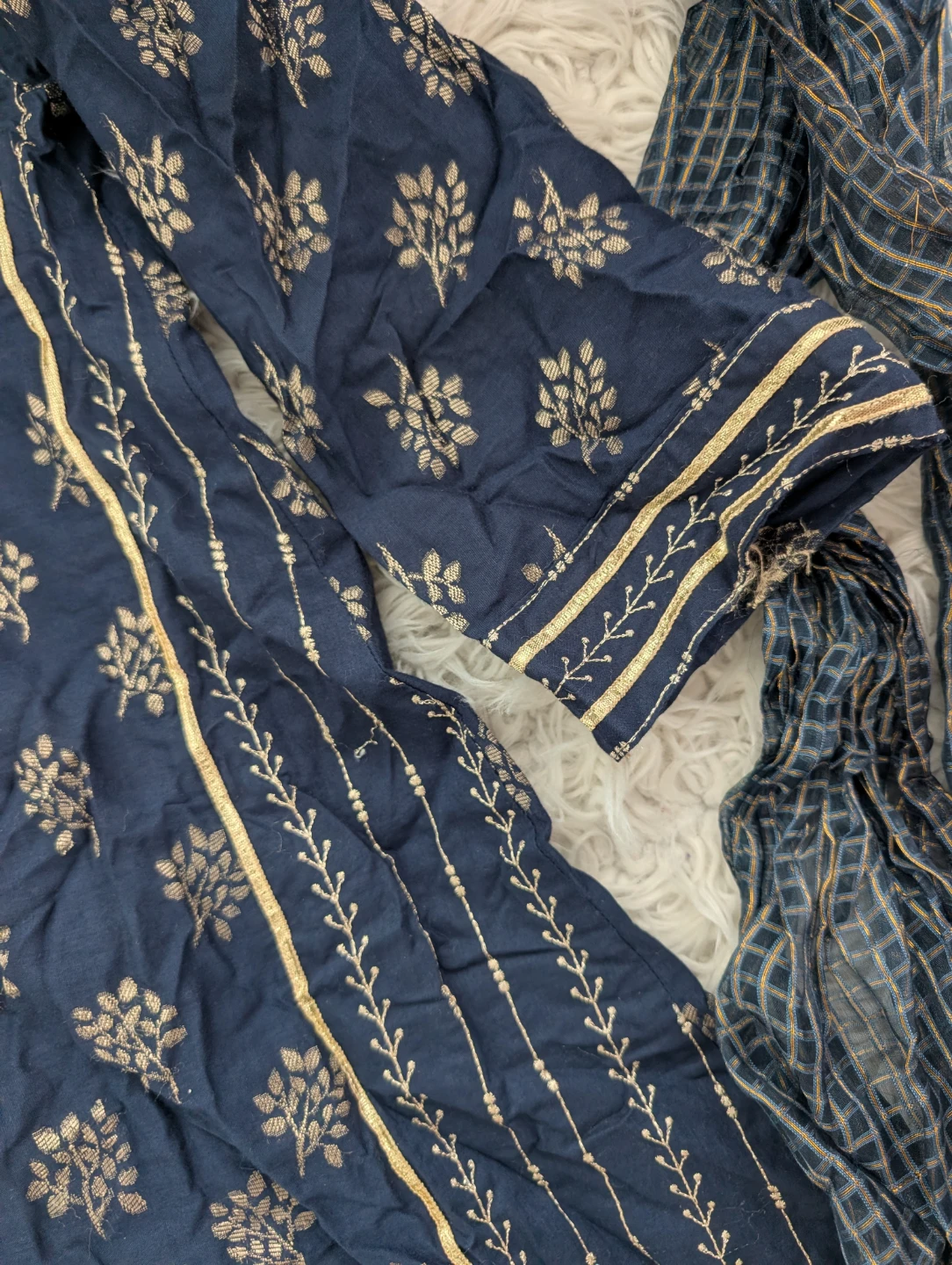 Girl's Pakistani Embroidered 3-Piece Outfit - photo 5