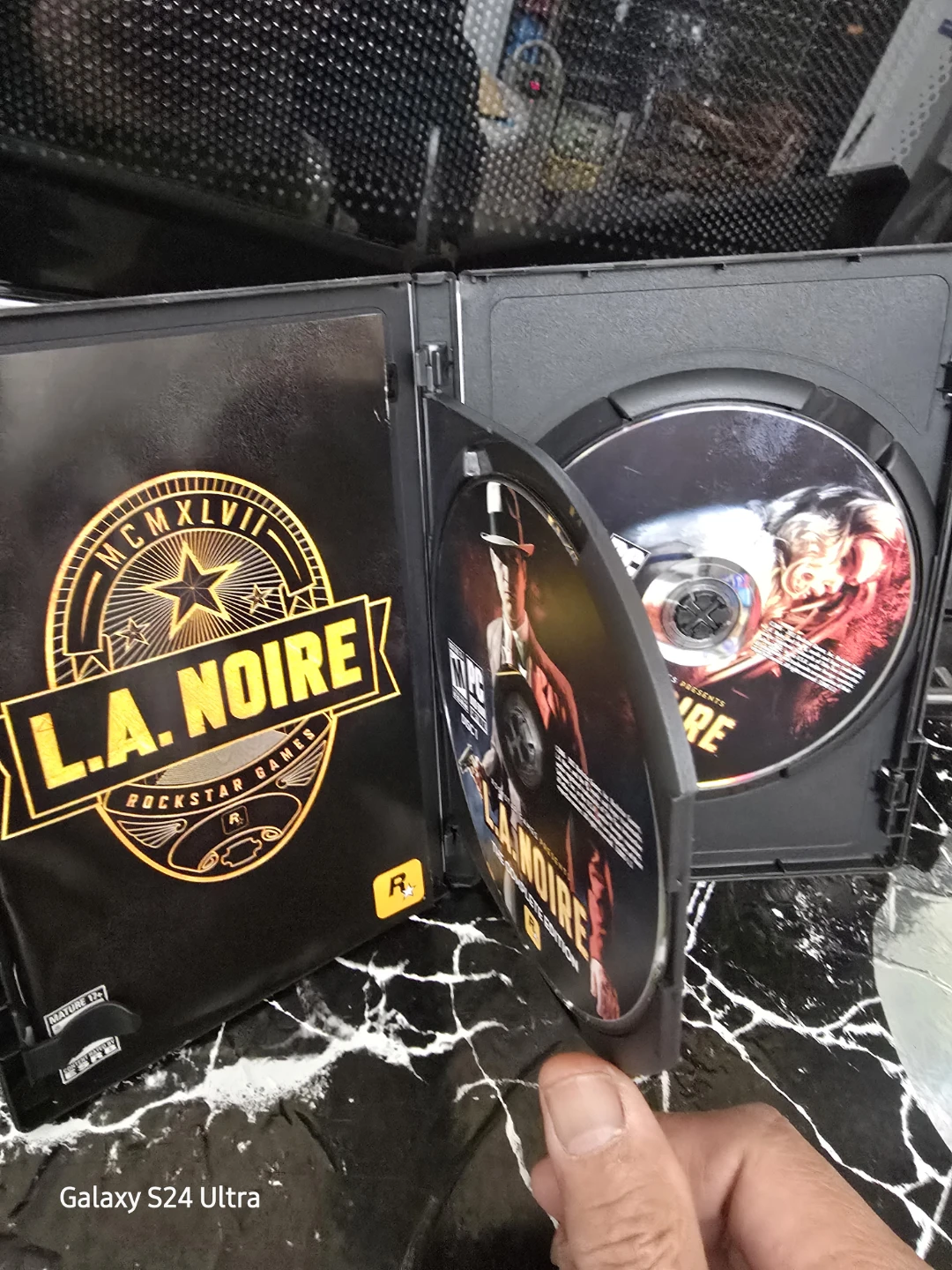 🏆 L.A. Noire The Complete Edition PC/ DVD Video Game 2-Disc Set - photo 3