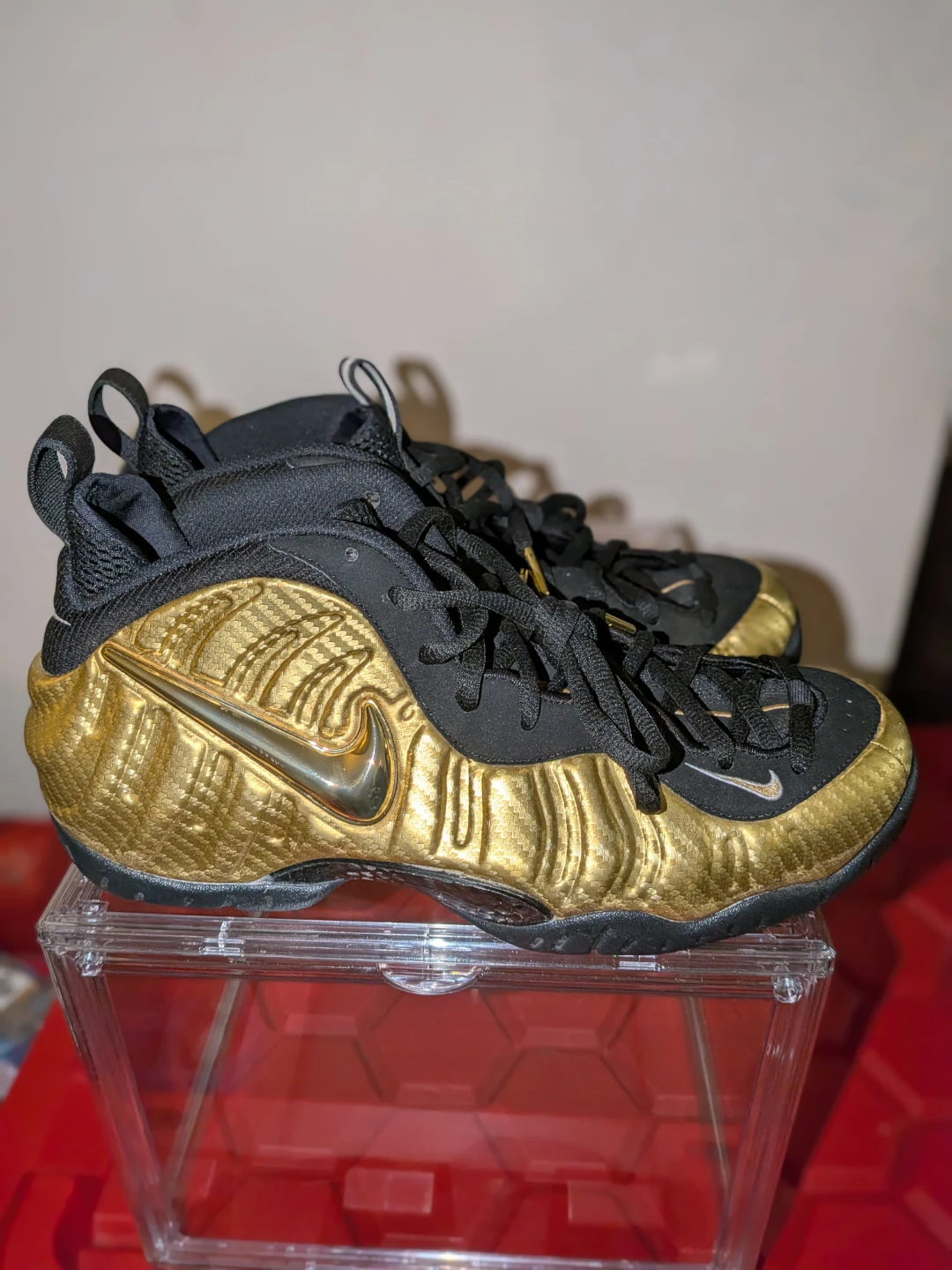 Nike Air Foamposite Pro Gold Black Sneakers
