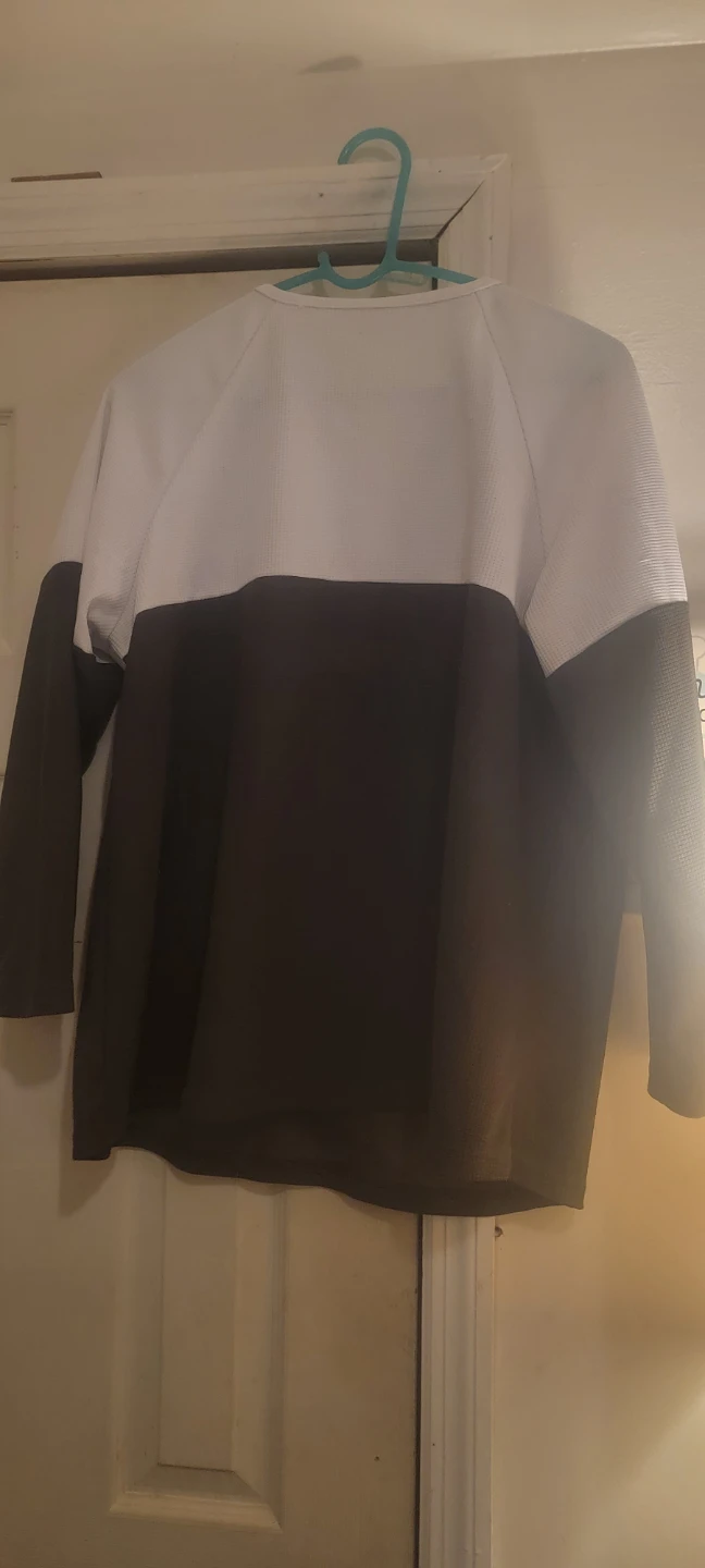Colorblock Long Sleeve Top with Buttons - photo 5