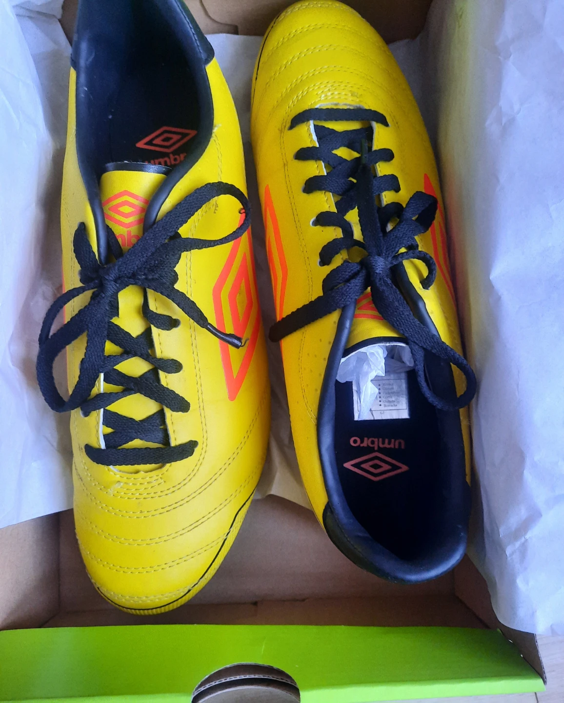 Umbro Classico 3 HGR Soccer Cleats - Size 11🏆