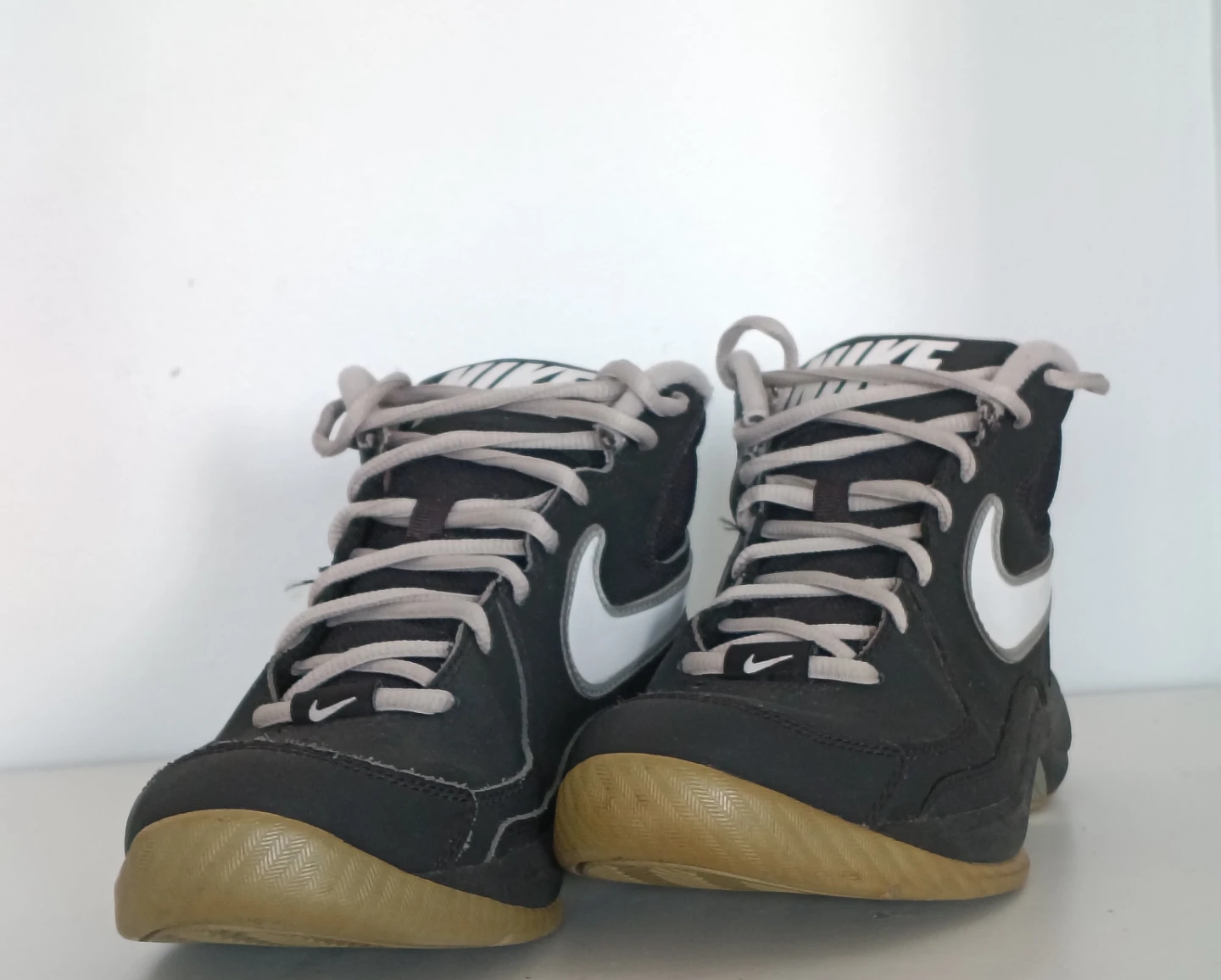 Nike High Top Sneakers – Black/White Gum Sole – Size 7 – Clean - photo 2