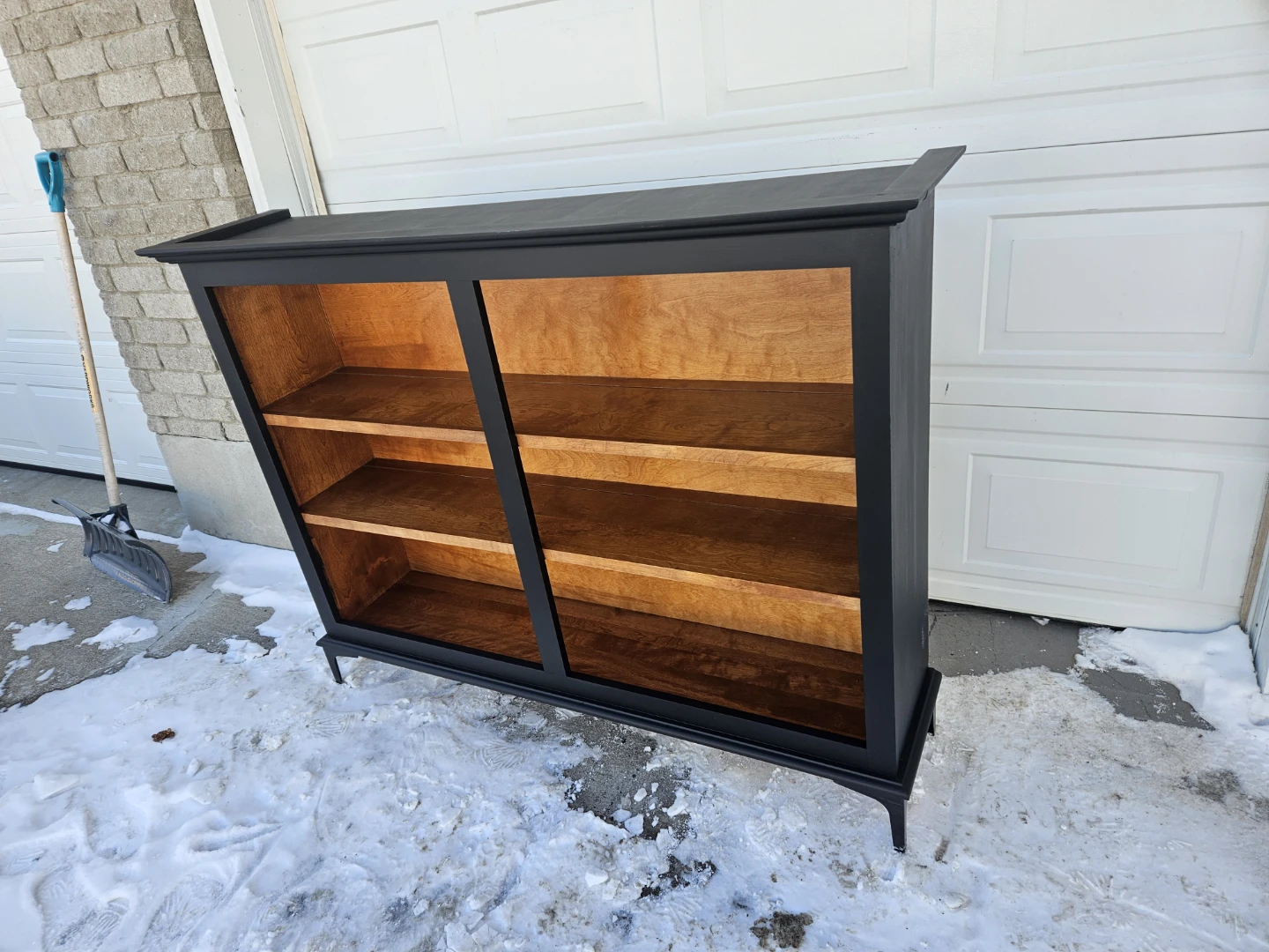 Black and Wood Display shelf