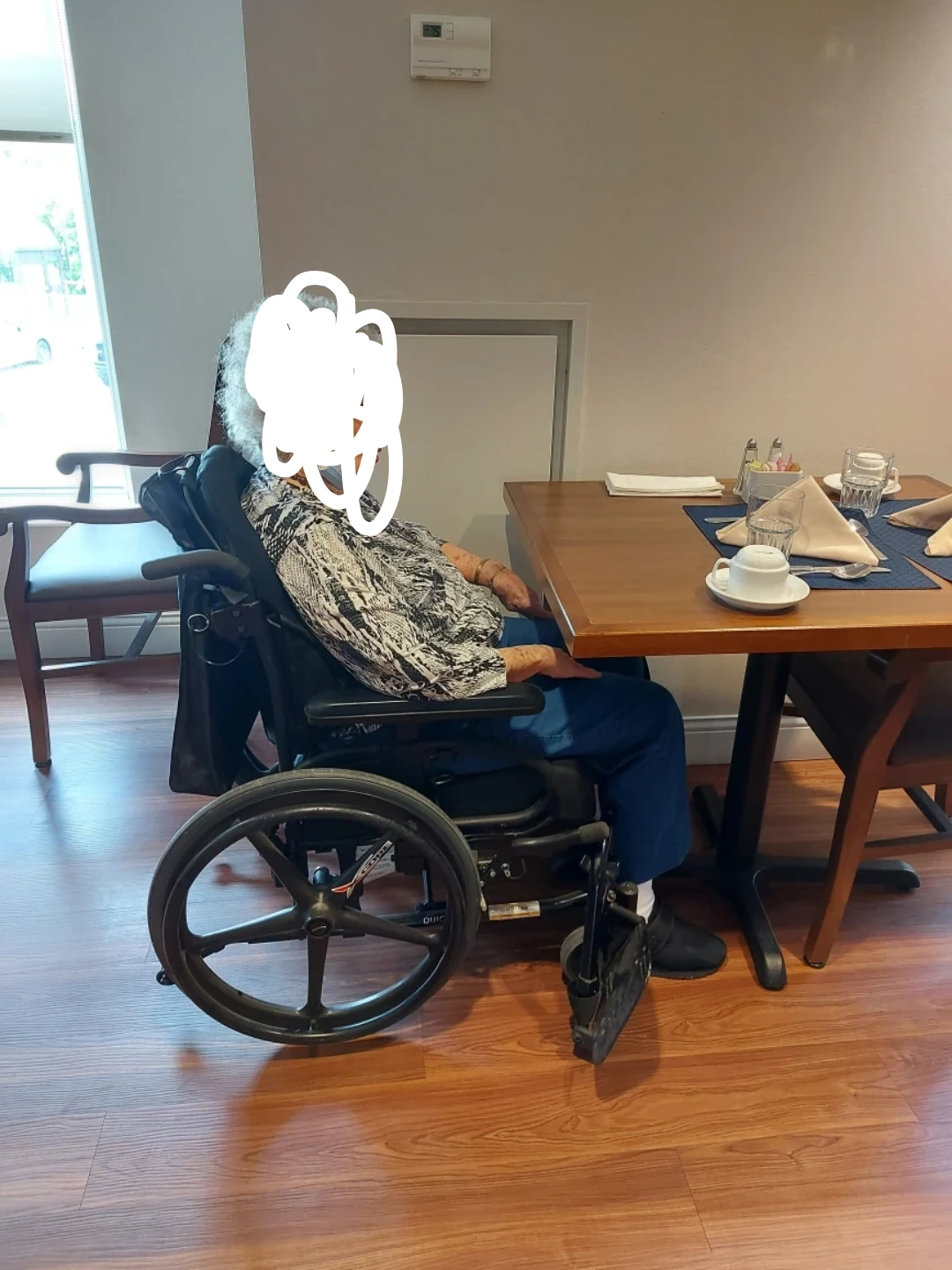 Wheelchair - photo 2