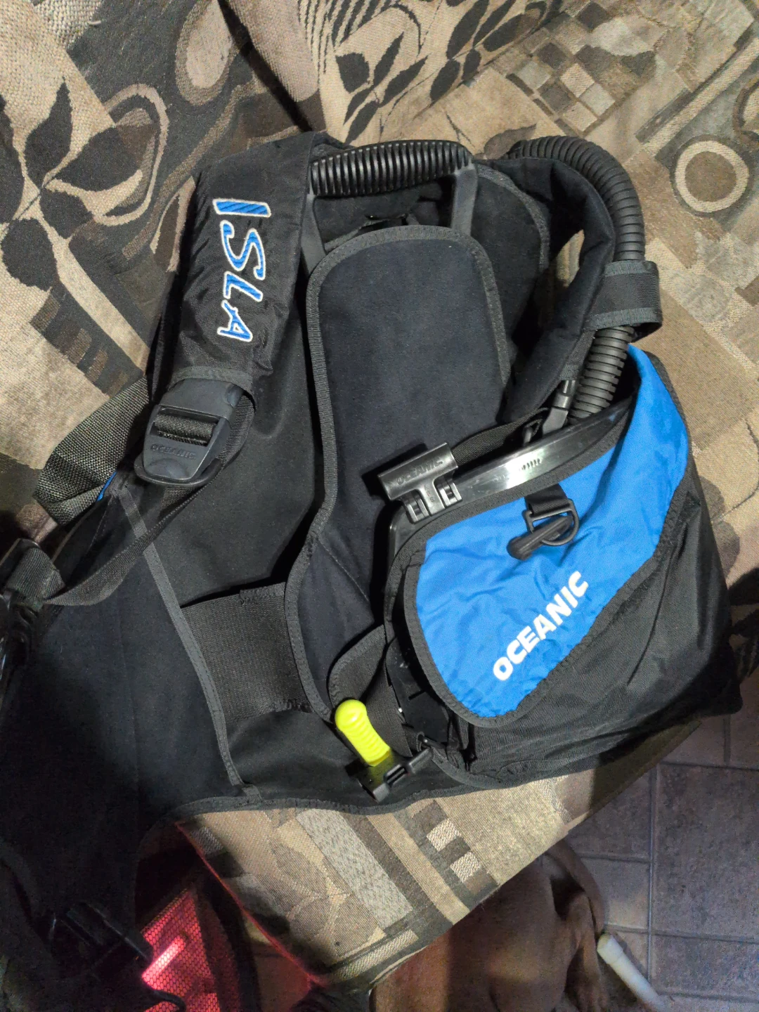 Oceanic Isla Scuba Diving BCD