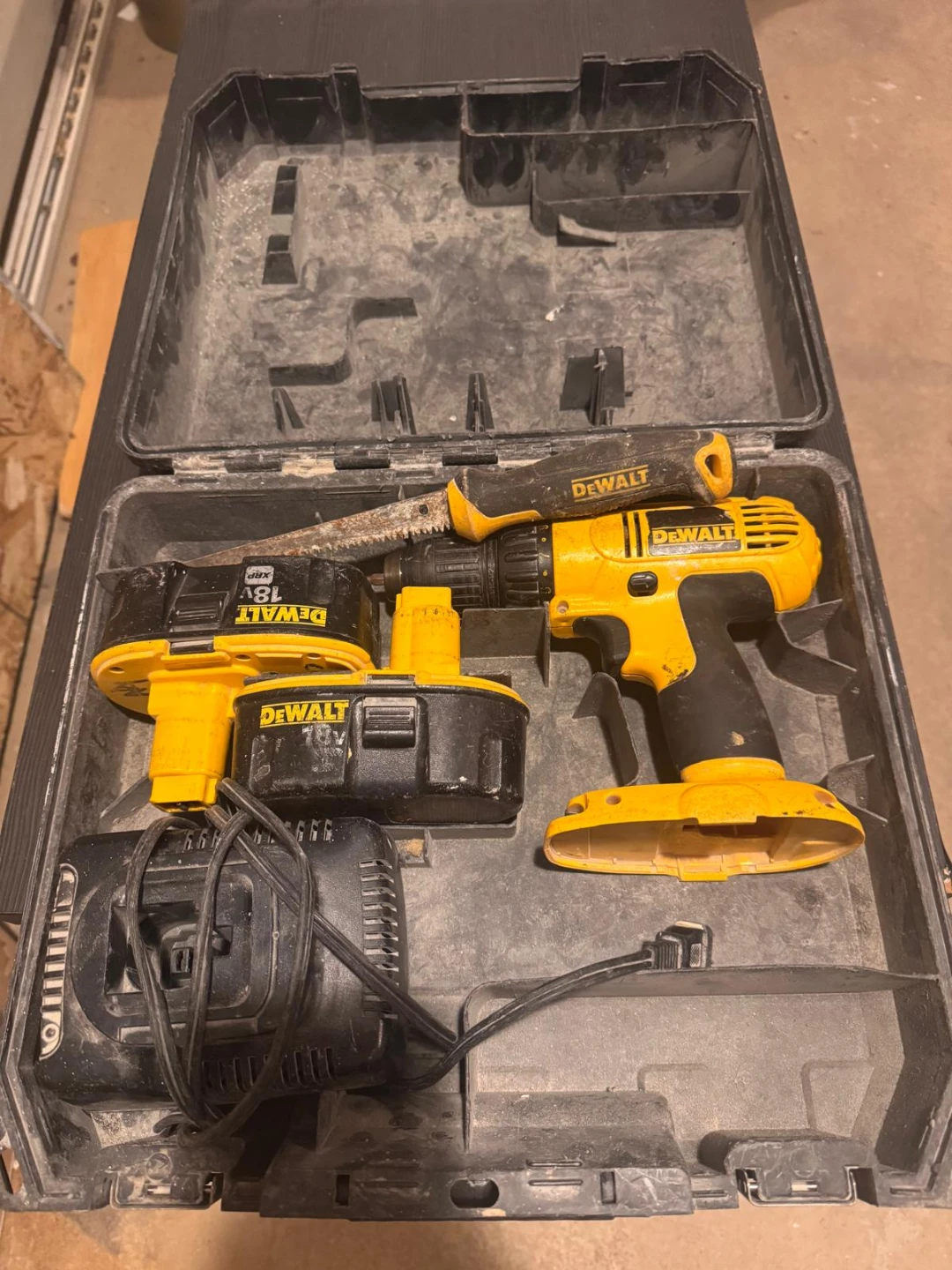 DeWalt 18V Cordless Drill Set with Case and Batteries