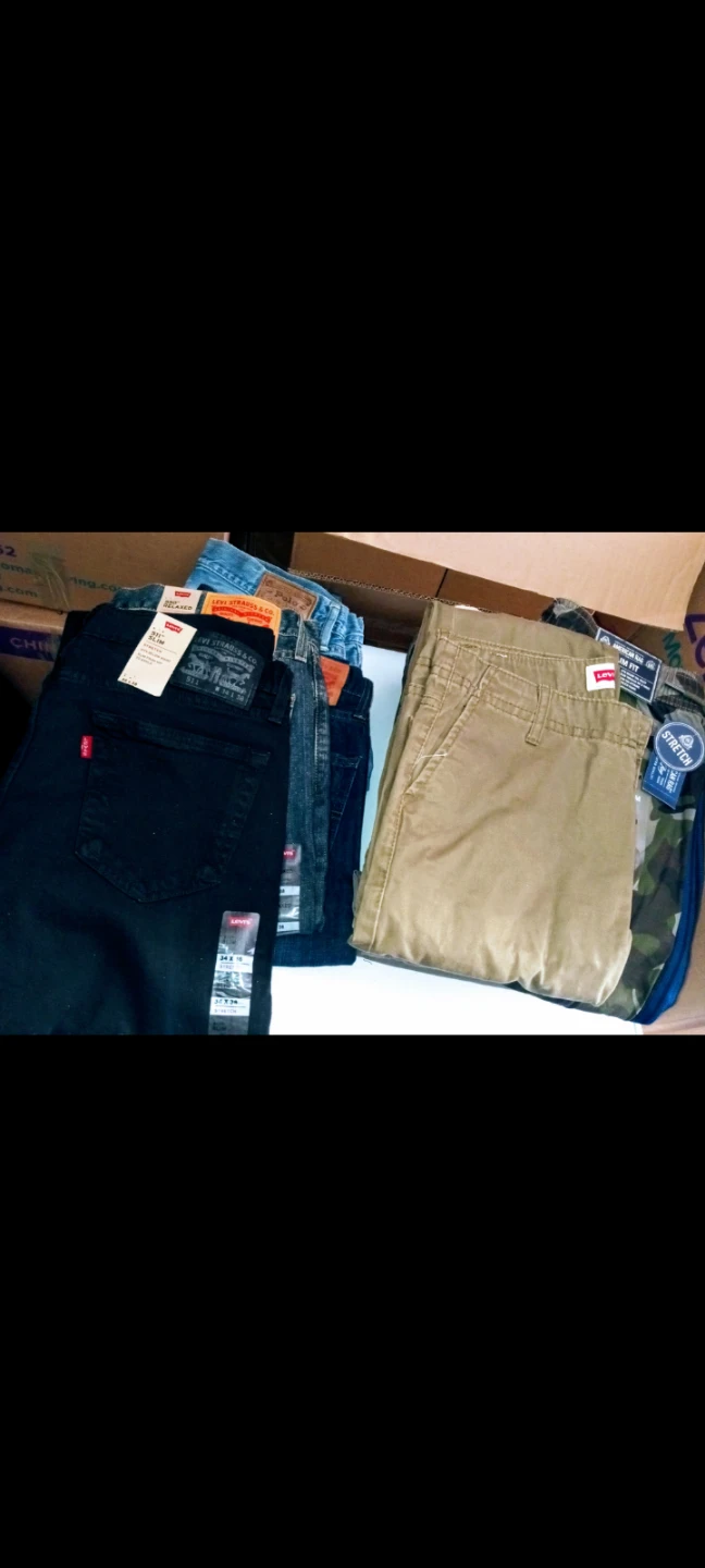 Levi's Jeans, different prices & sizes, ask
