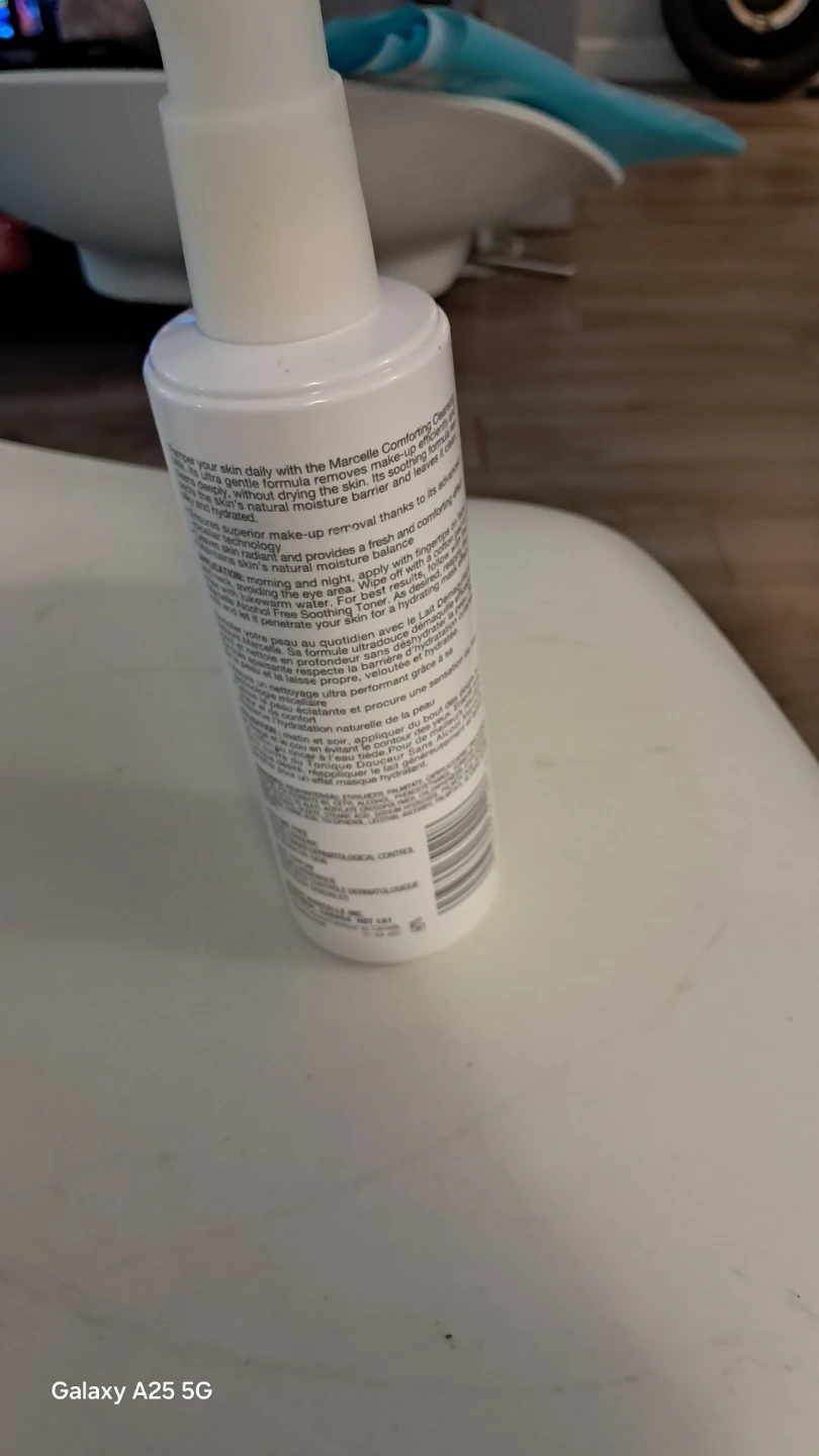 Marcelle Comforting Cleansing Milk 200 mL