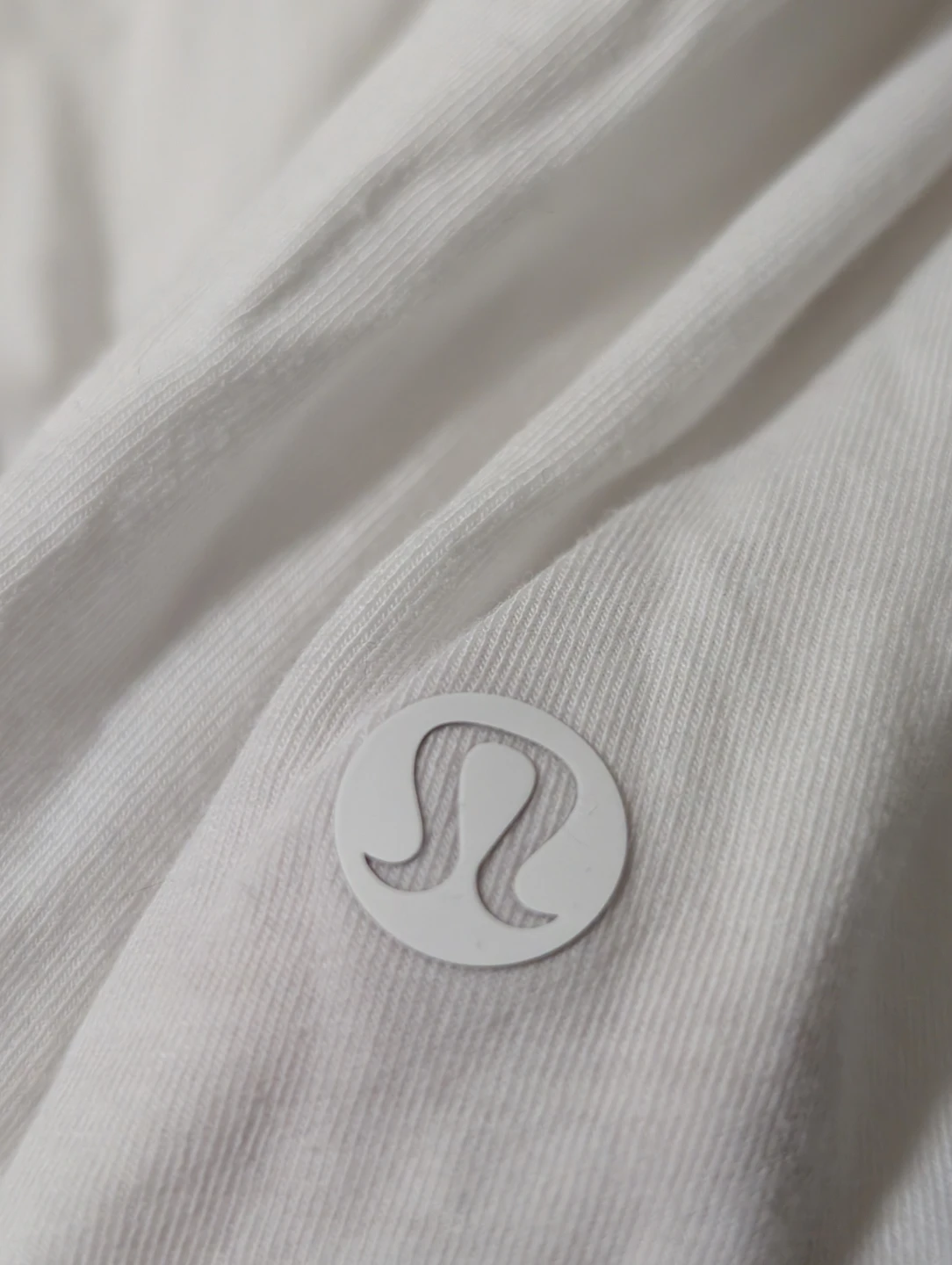 Lululemon White Twist Front T-Shirt Size 6 - photo 3