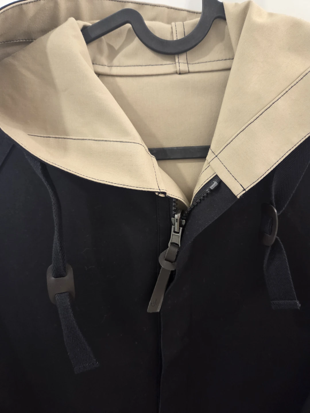 Reversible Hooded Raincoat - Black/Tan - photo 3