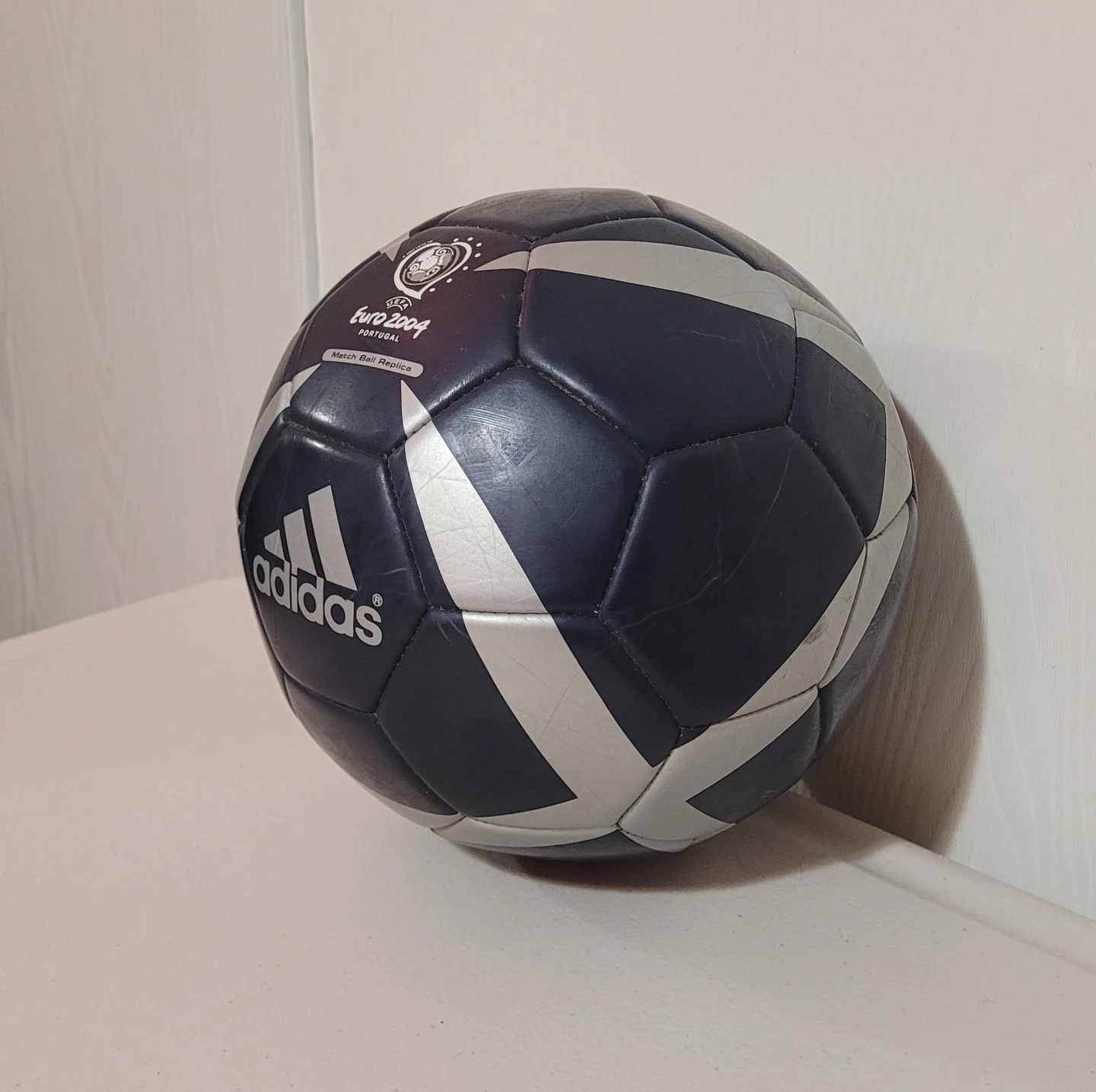 Adidas Euro 2004 Replica Soccer Ball - photo 2
