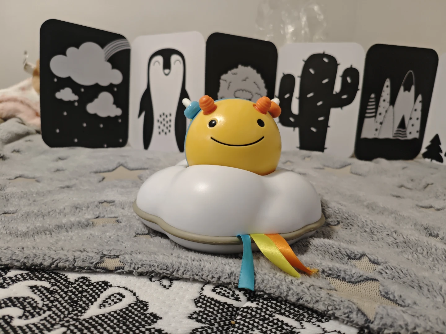 Skip Hop Baby Crawl Follow-Me Bee and Contrast Cards🧡