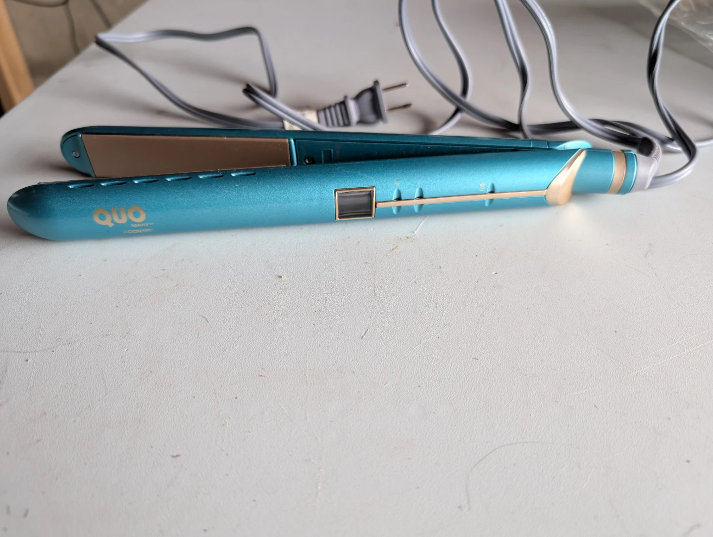 QUO Beauty Hair Straightener - photo 2