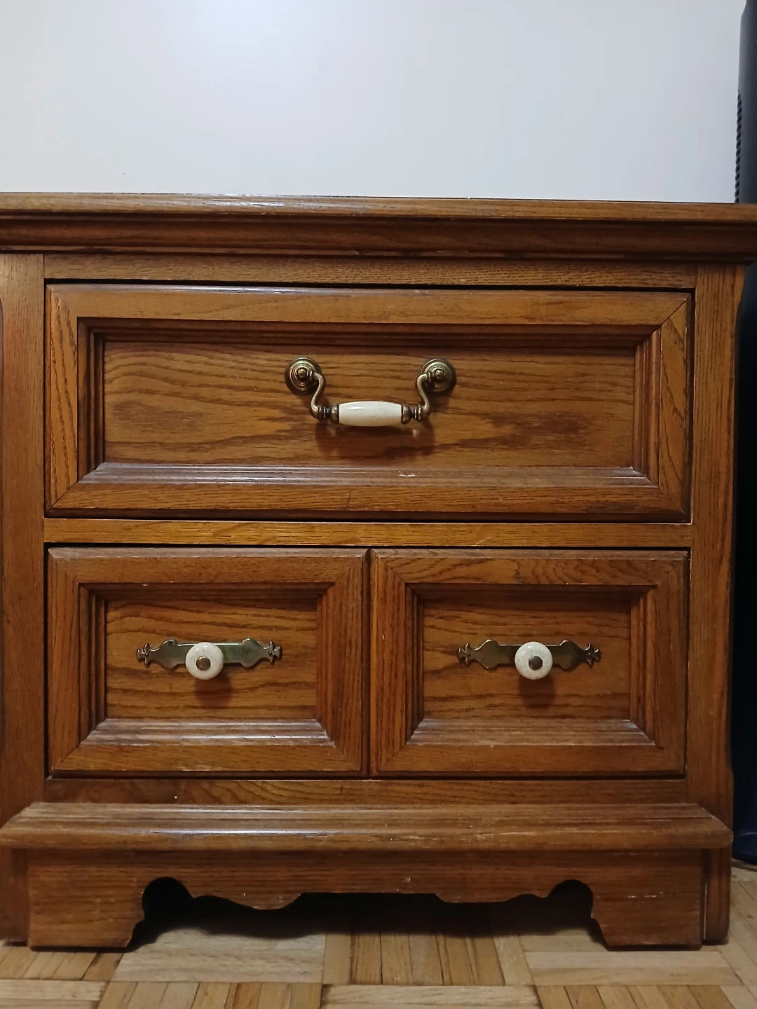 Thomasville Wood Nightstand Dresser - photo 2