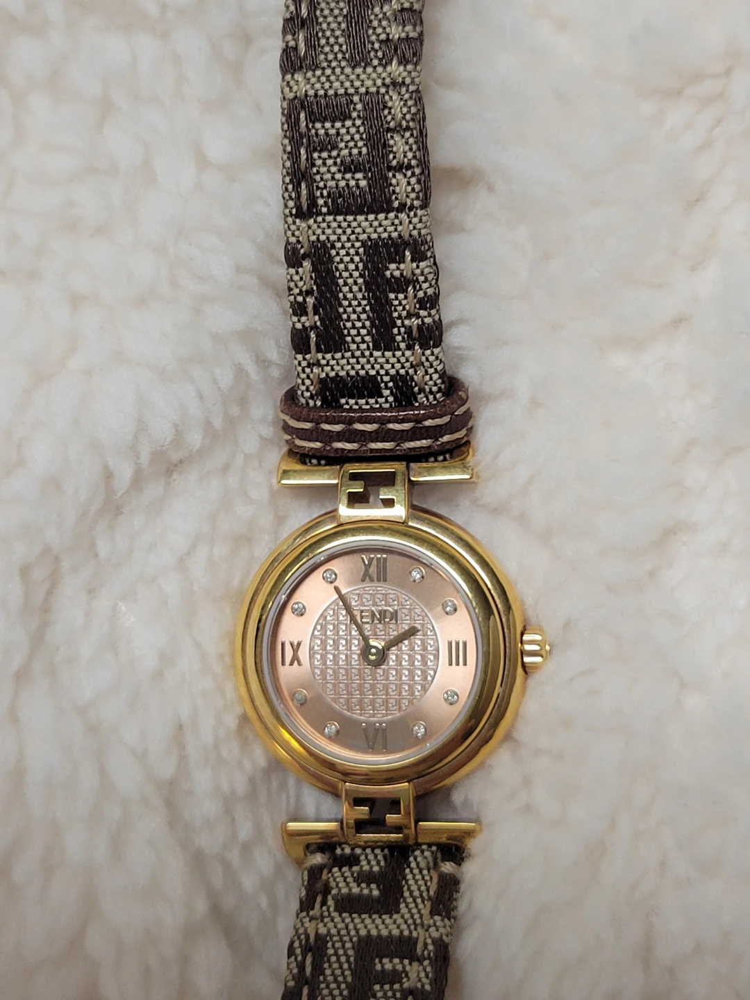 Fendi Watch with F Monogram Strap - photo 4