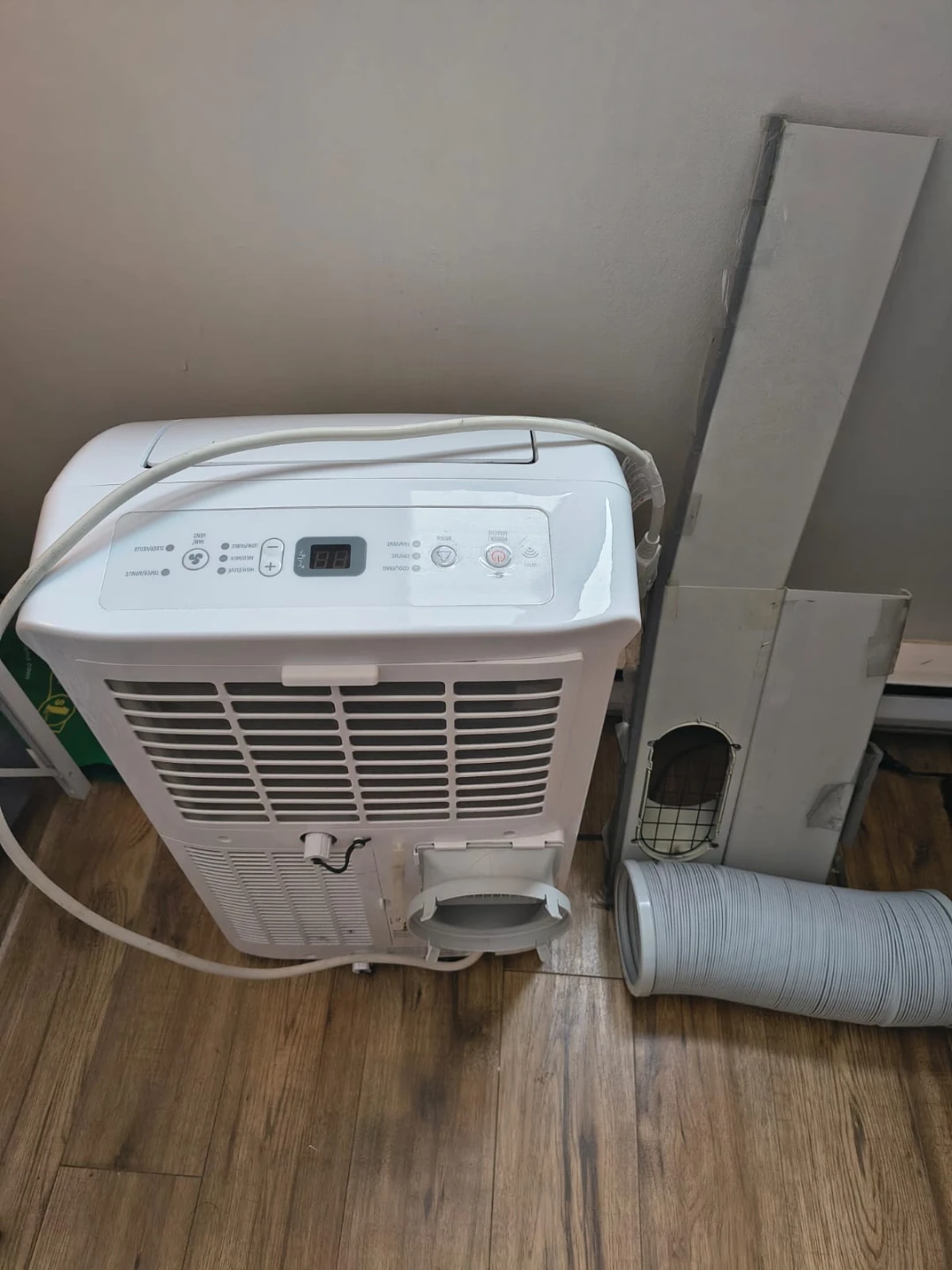 Hisense Portable Air Conditioner Unit - photo 2