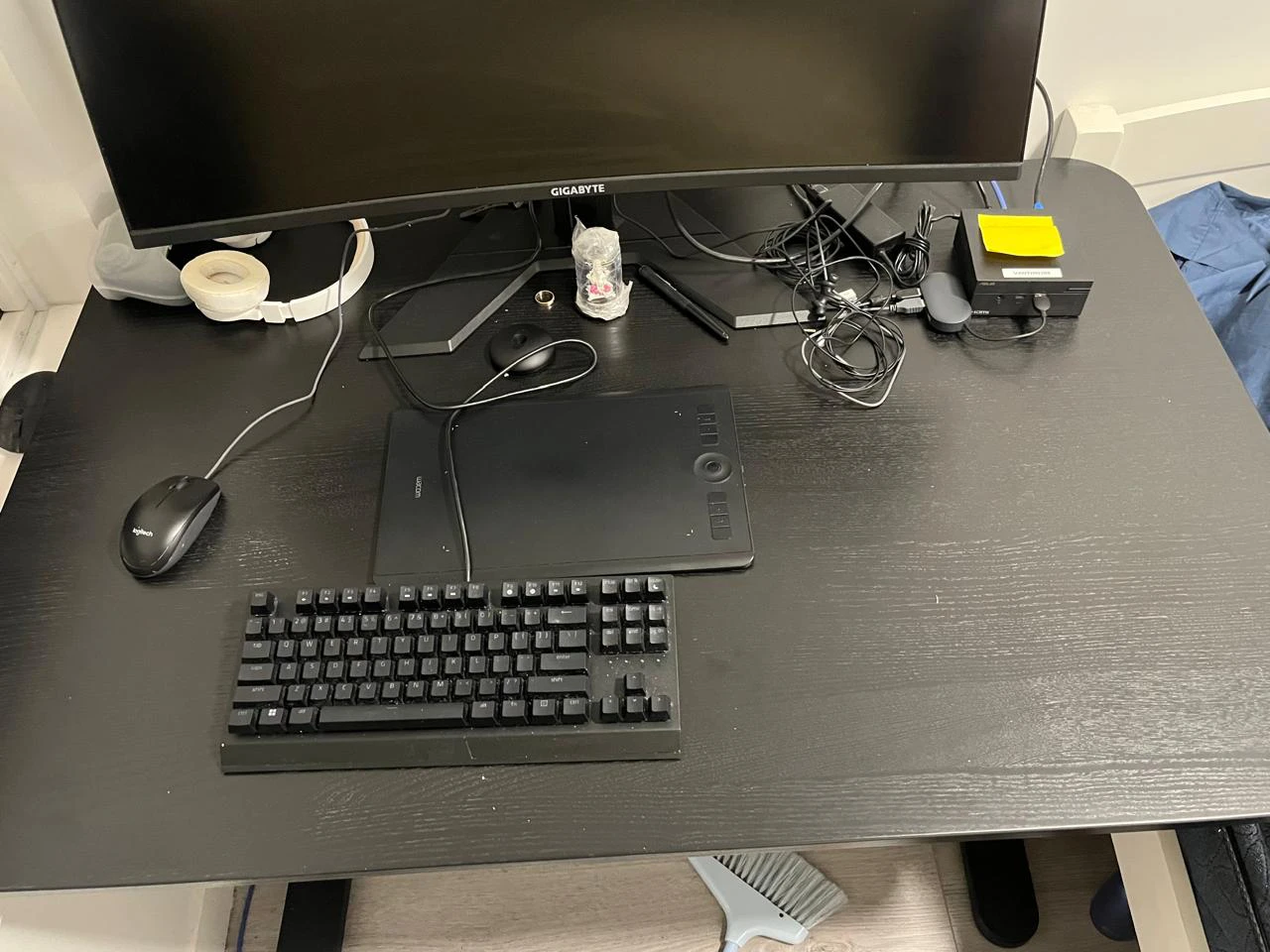 BEKANT IkEA Computer desk - photo 2