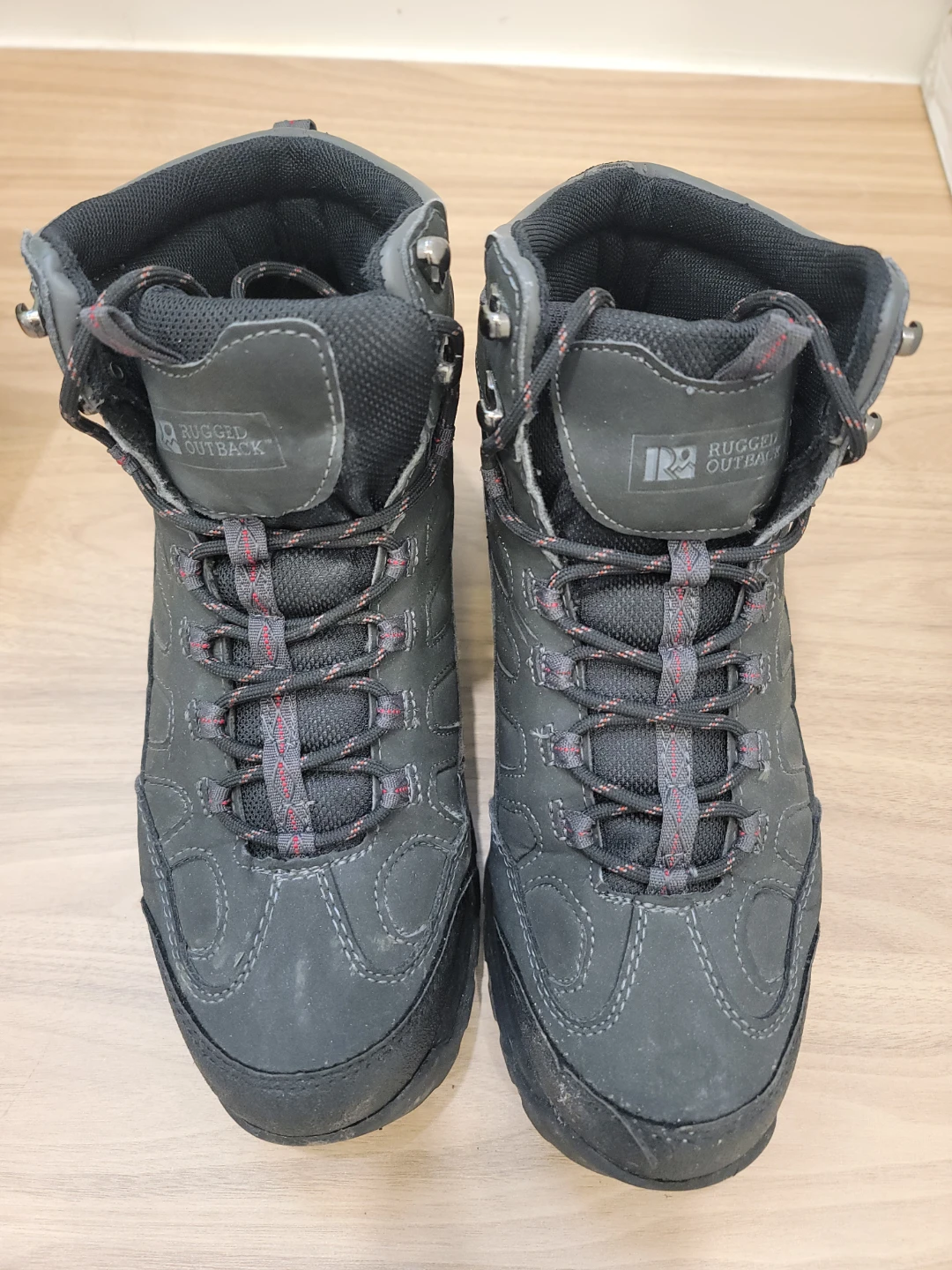 Rugged Outback Men's Hiking/Winter Boots Size 9