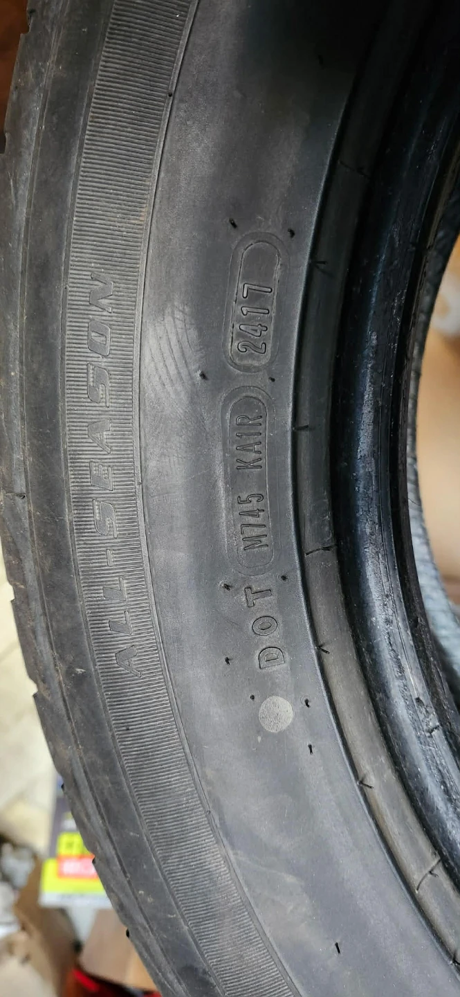 Goodyear All-Season Tire 235/60R18 107V - photo 3