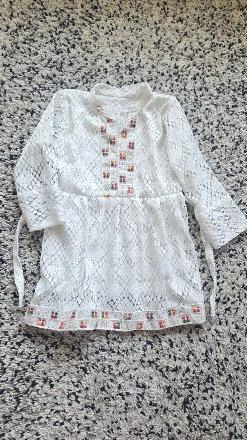 White Lace Top with Embroidery Sz S