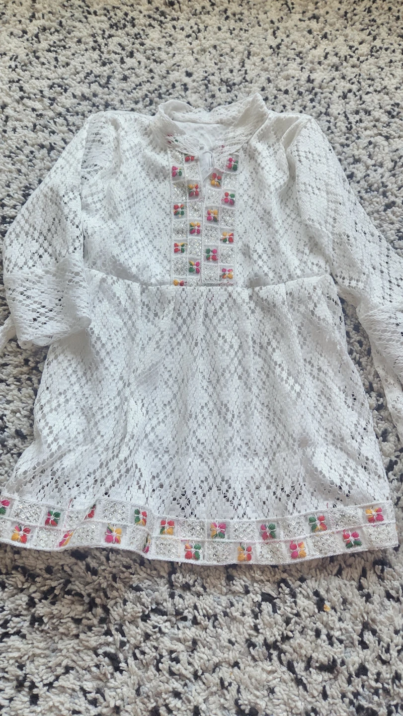 White Lace Top with Embroidery Sz S - photo 4