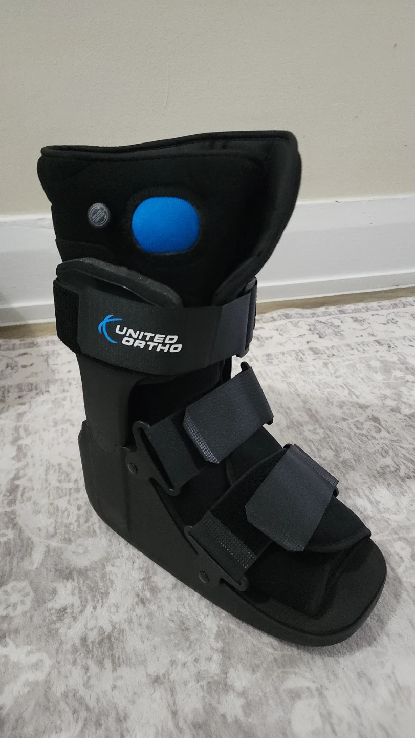 United Ortho Walker Boot size m