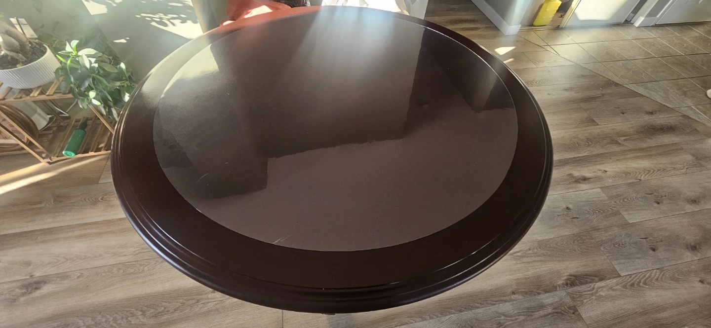 Round Pedestal Dining Table