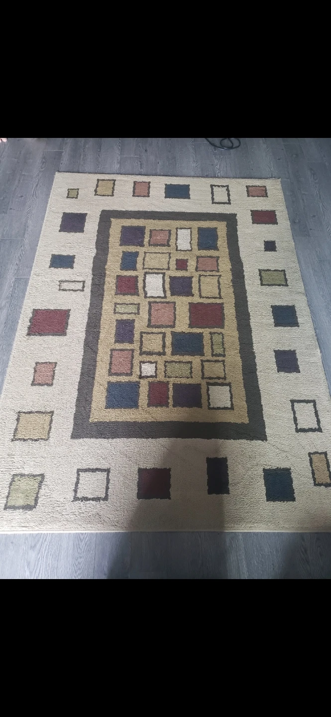 Area Rug - Geometric Pattern