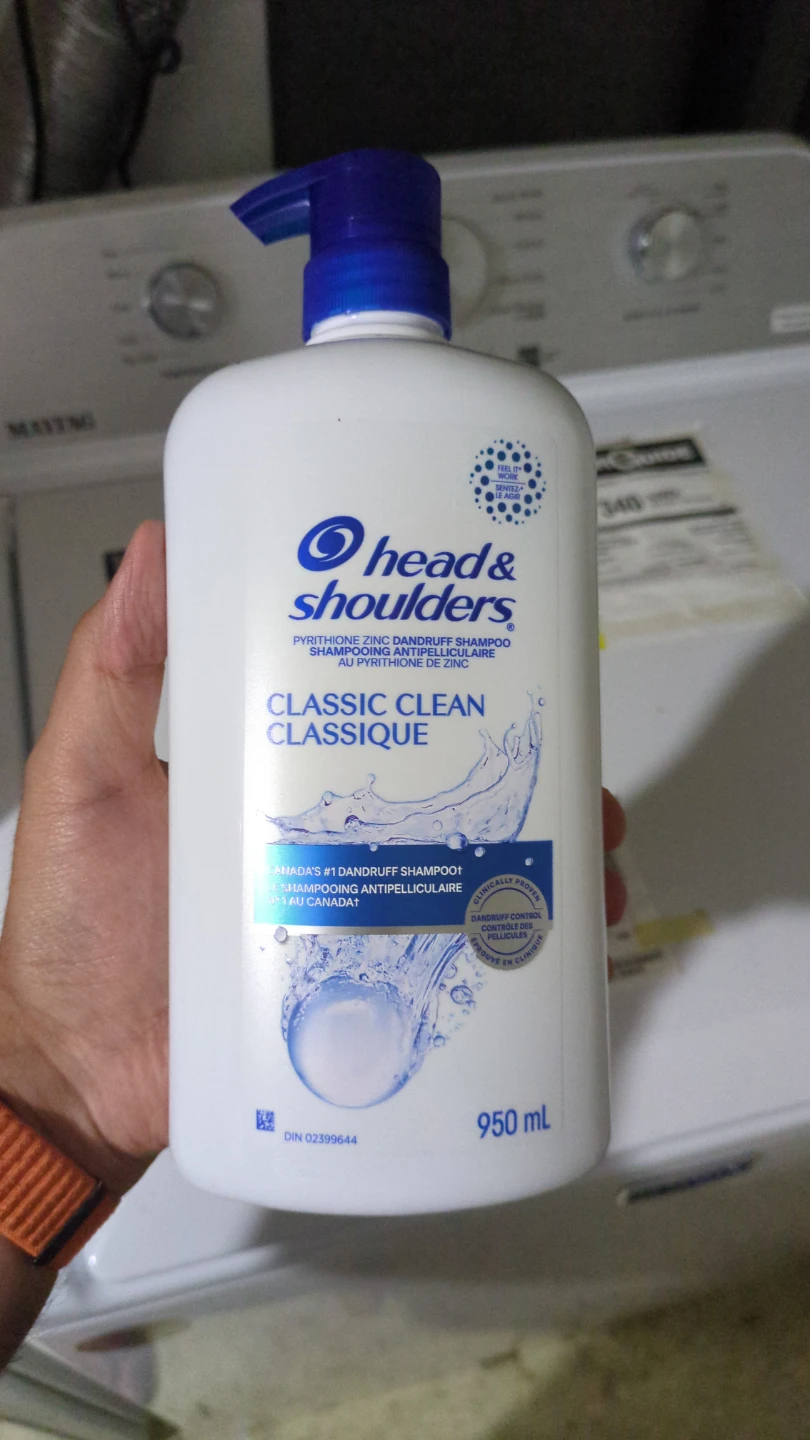 Head & Shoulders Classic Clean Dandruff Shampoo 950 mL