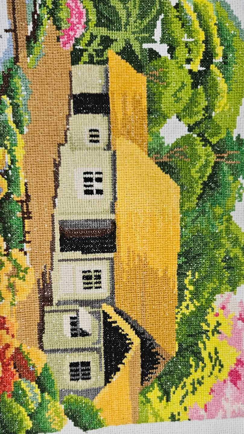 Vintage needlepoint tapestry - UNFRAMED - photo 3