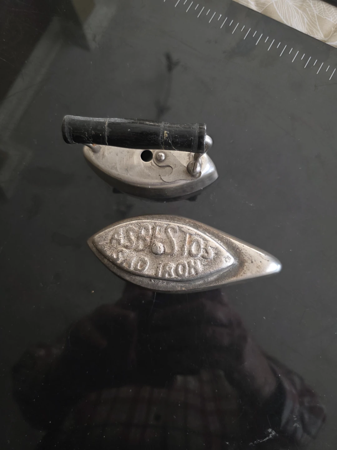 Vintage Child's or Salesman sample Sad Iron - photo 3