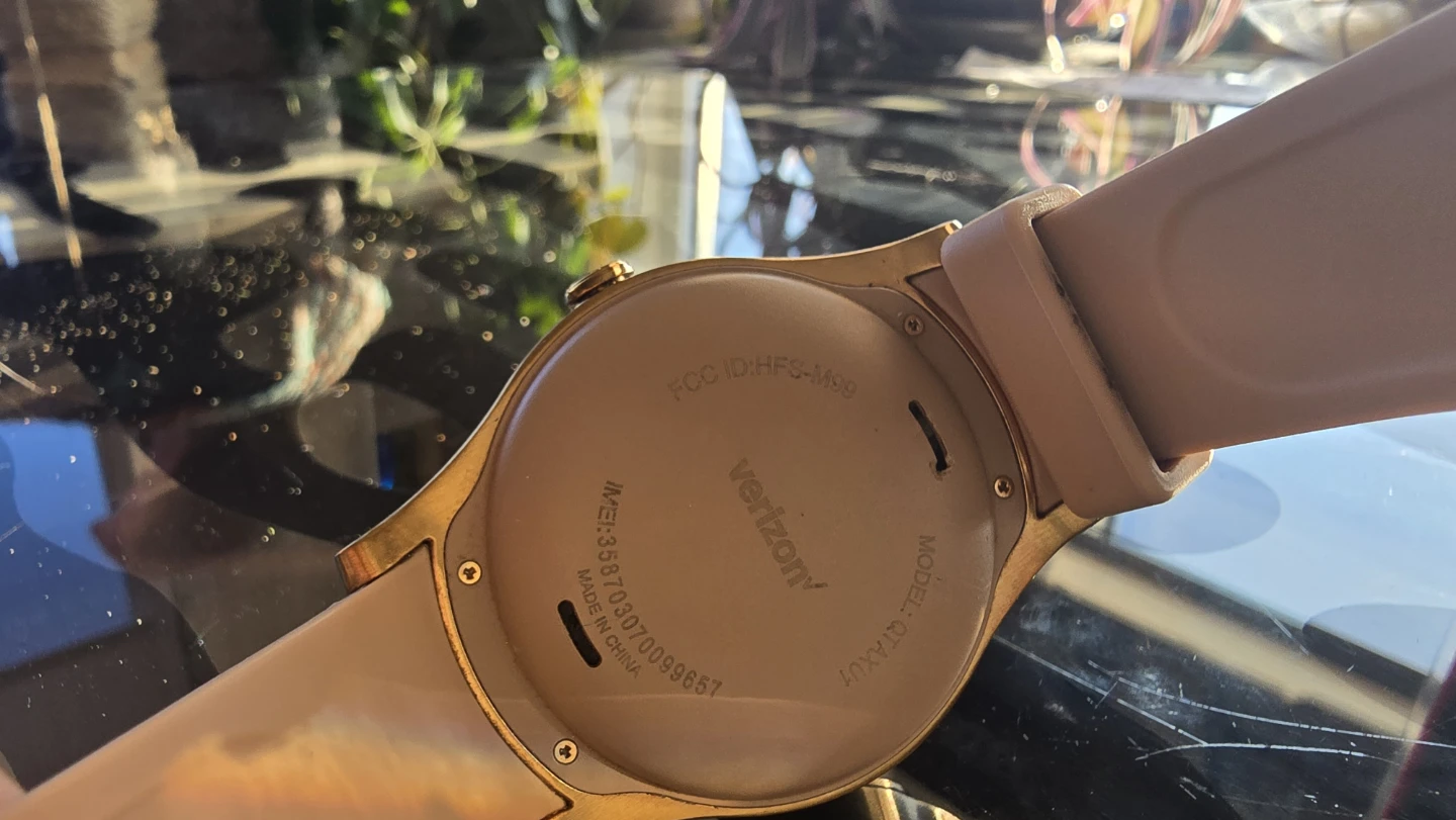 🥕  Wear24 Smartwatch 42mm WiFi + 4G Android Verizon - photo 4