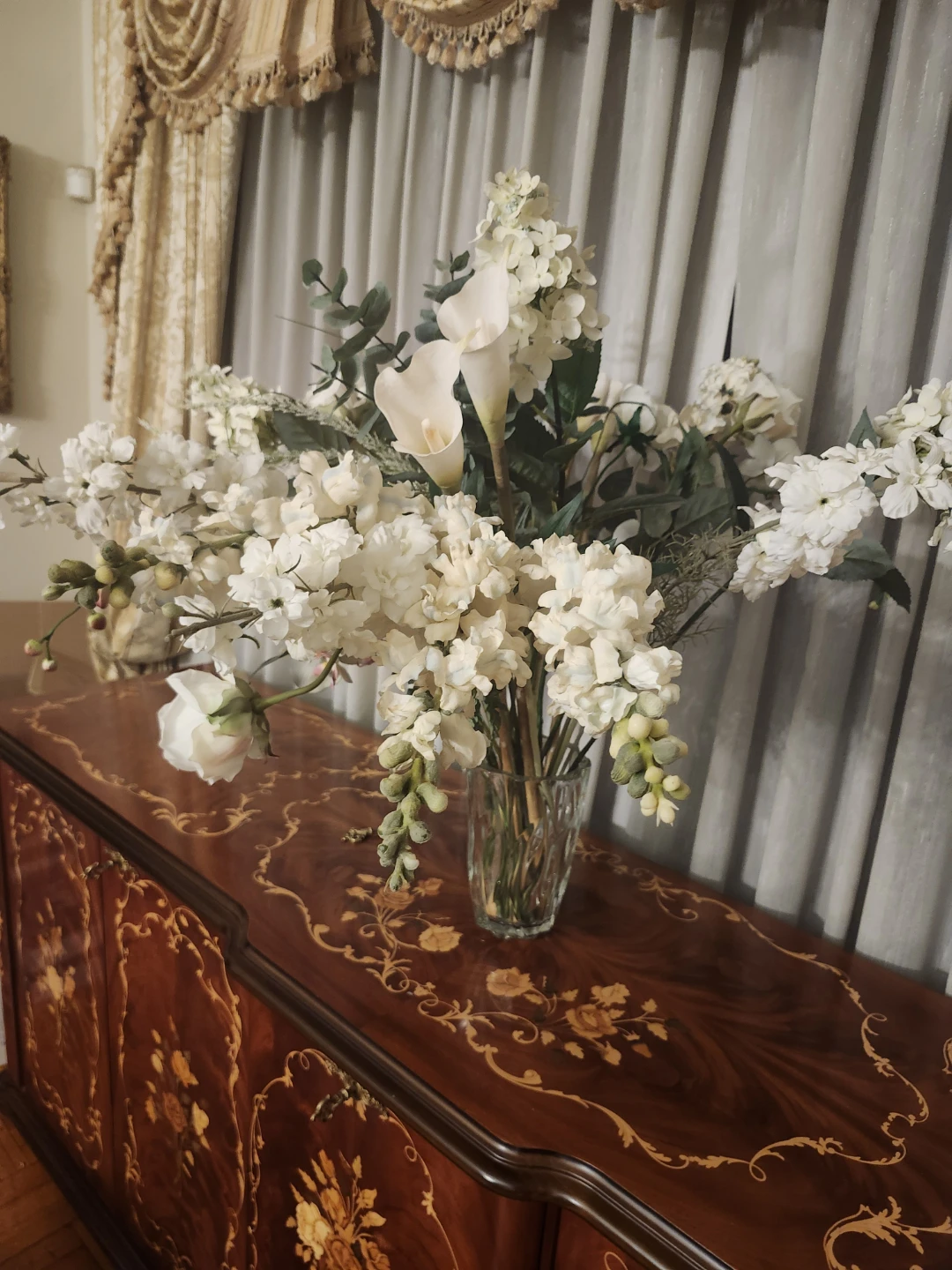 SILK FlowerS Arrangement in Clear Glass Vase - photo 3
