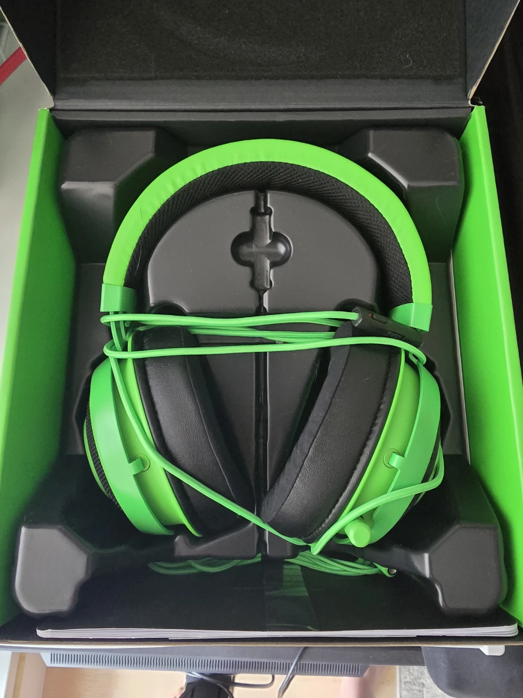 Razer Kraken Multi-Platform Wired Gaming Headset - photo 2