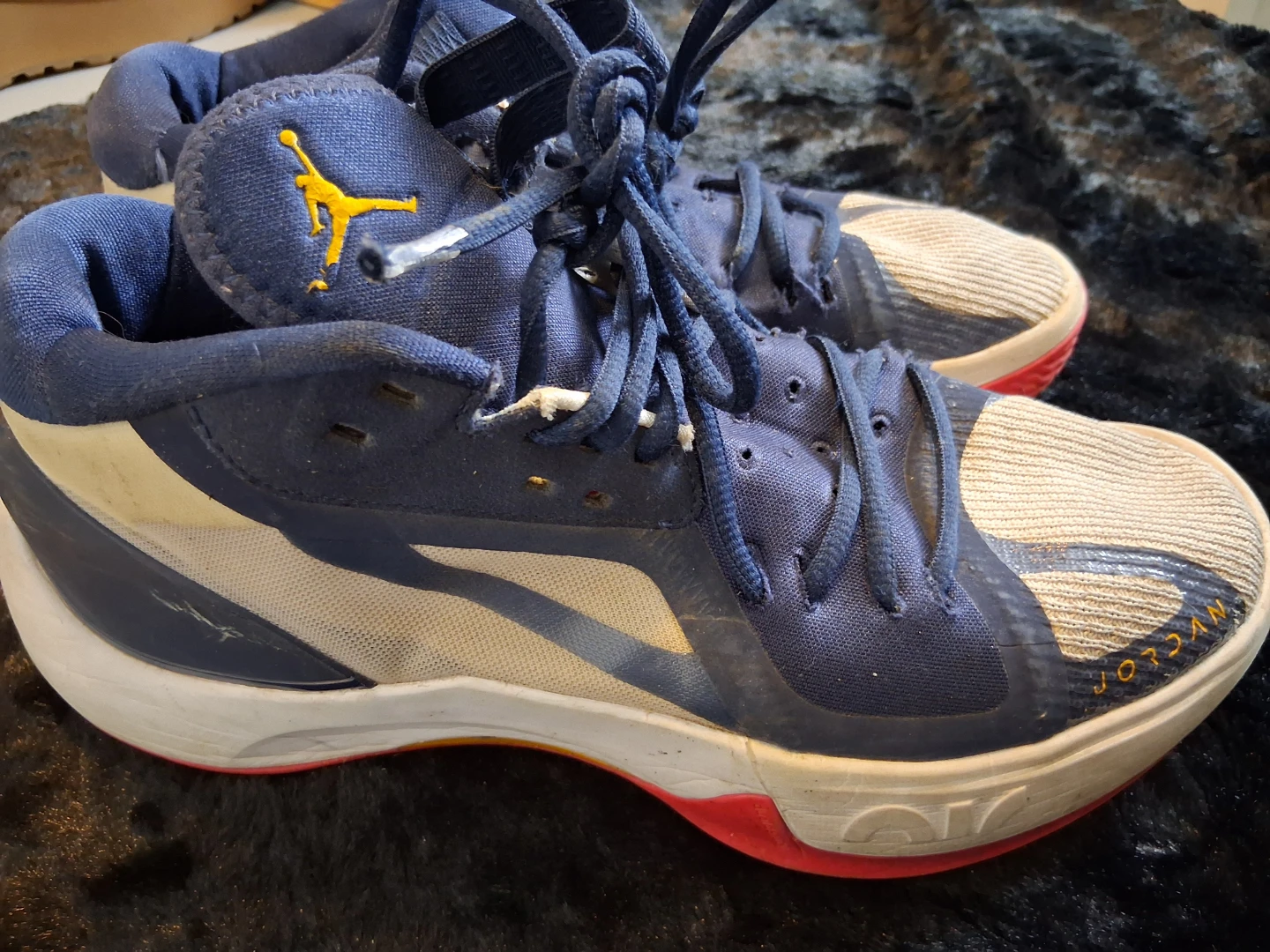 Jordan Blue and White Basketball Shoes - photo 3
