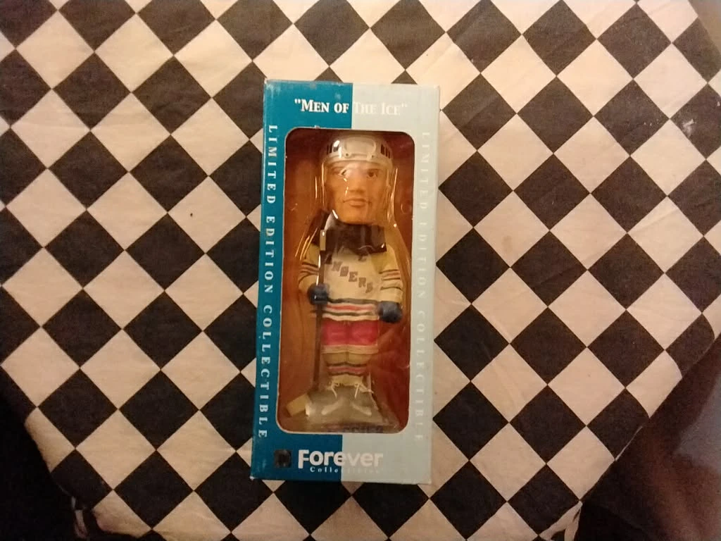 Forever Collectibles "Men of the Ice" Limited Edition Bobblehead - photo 4